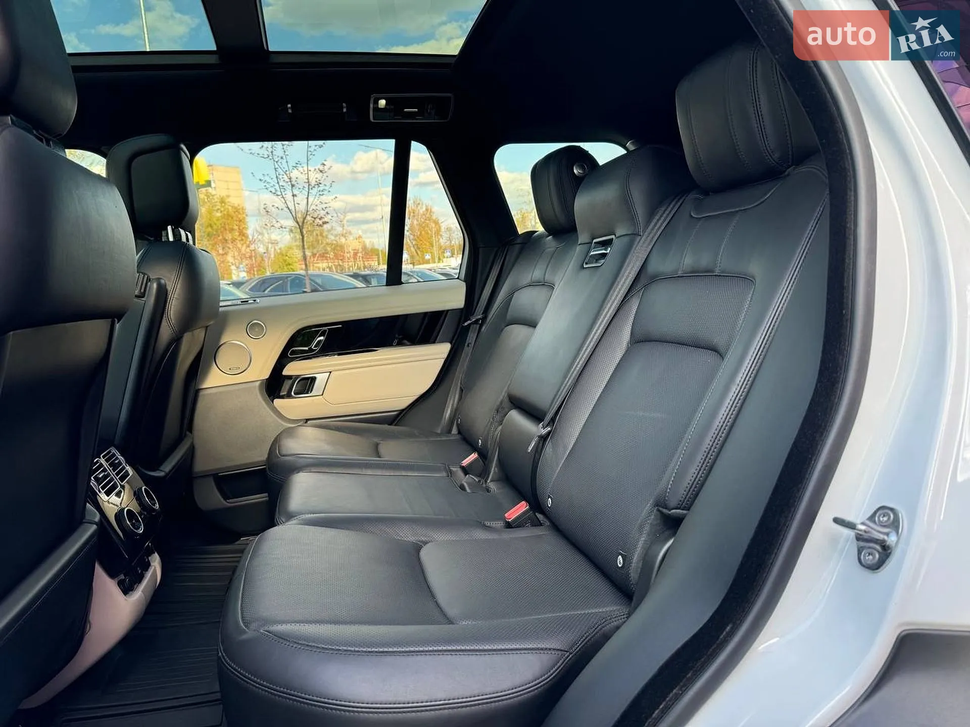 2018 Land Rover Range Rover - мініатюра 9