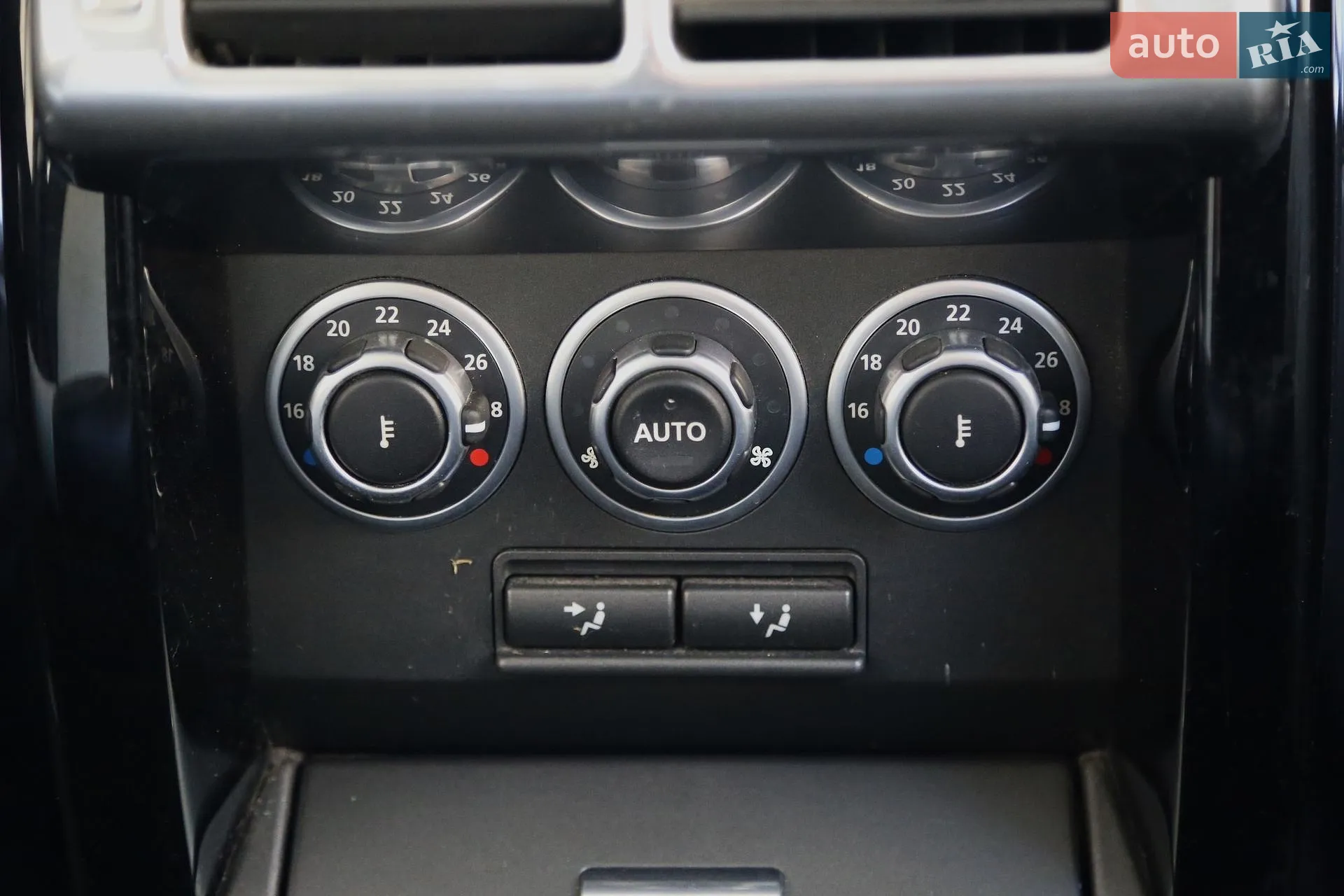 2011 Land Rover Range Rover - мініатюра 25