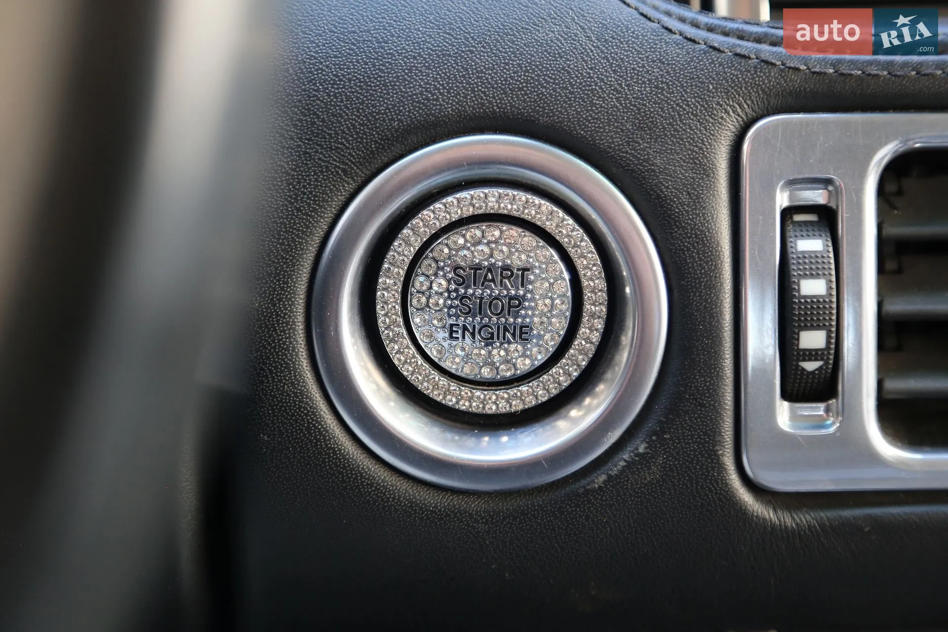 2011 Land Rover Range Rover - мініатюра 32