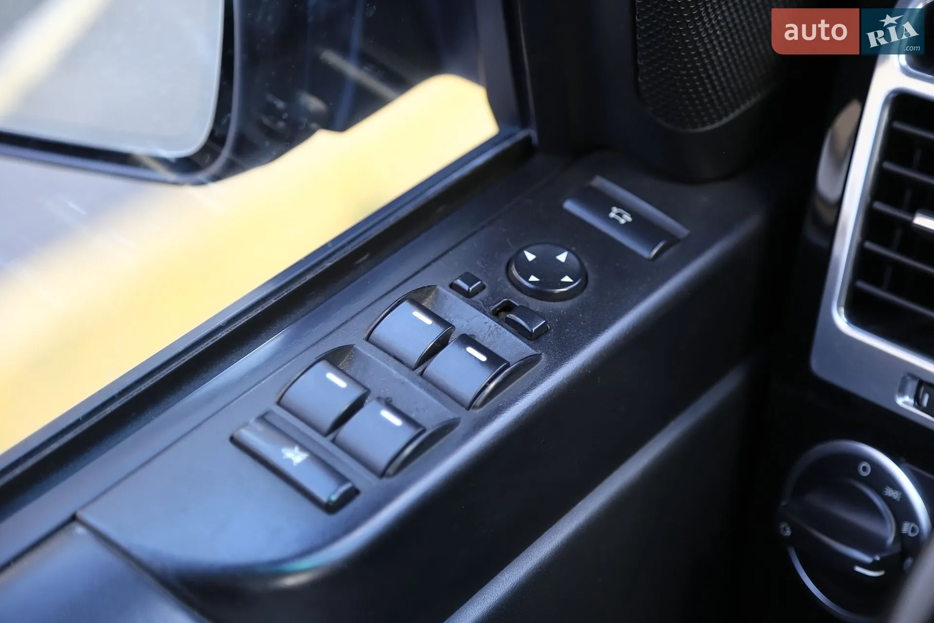 2011 Land Rover Range Rover - мініатюра 33