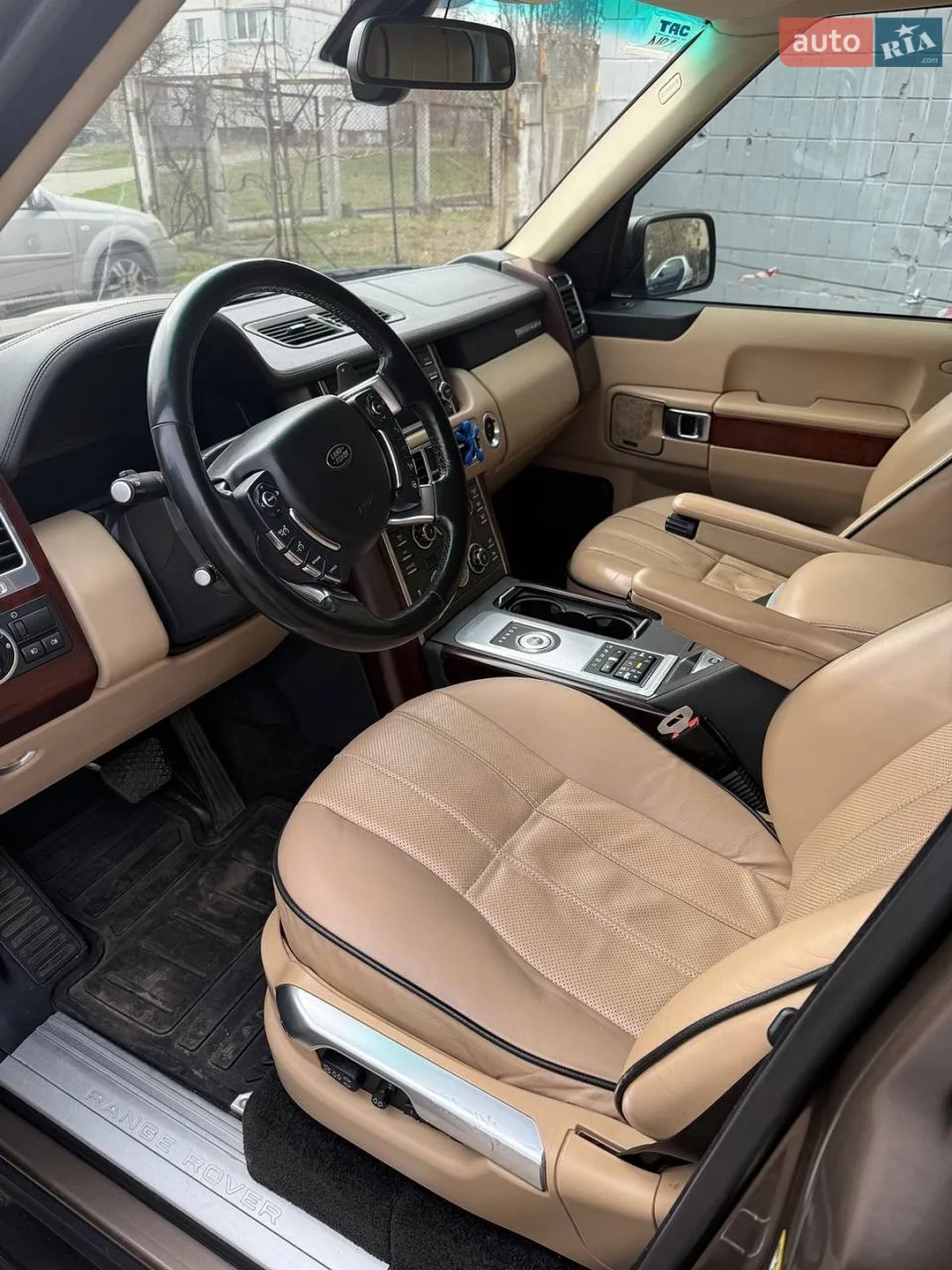 2010 Land Rover Range Rover - мініатюра 11