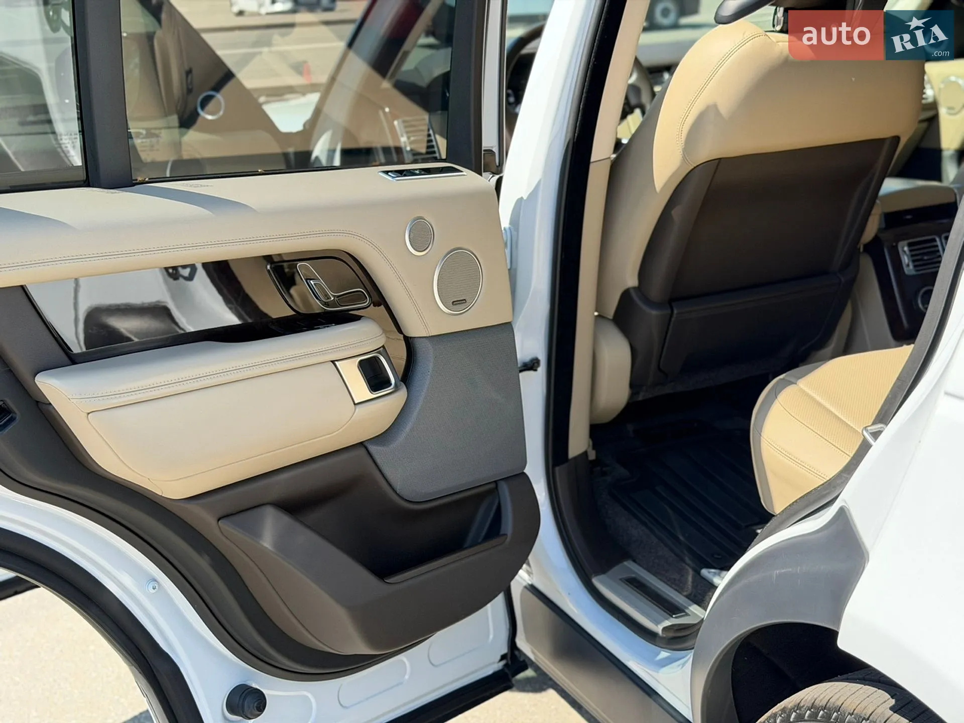 2019 Land Rover Range Rover - мініатюра 17