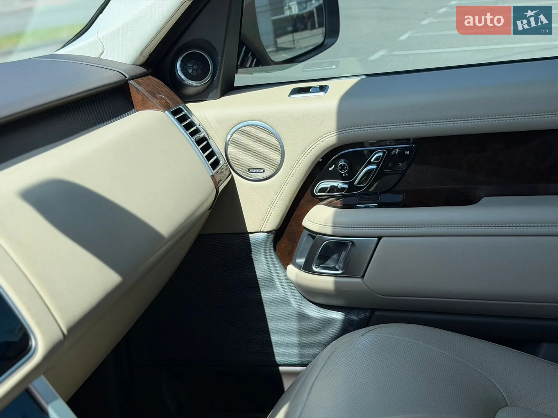 2019 Land Rover Range Rover - мініатюра 22
