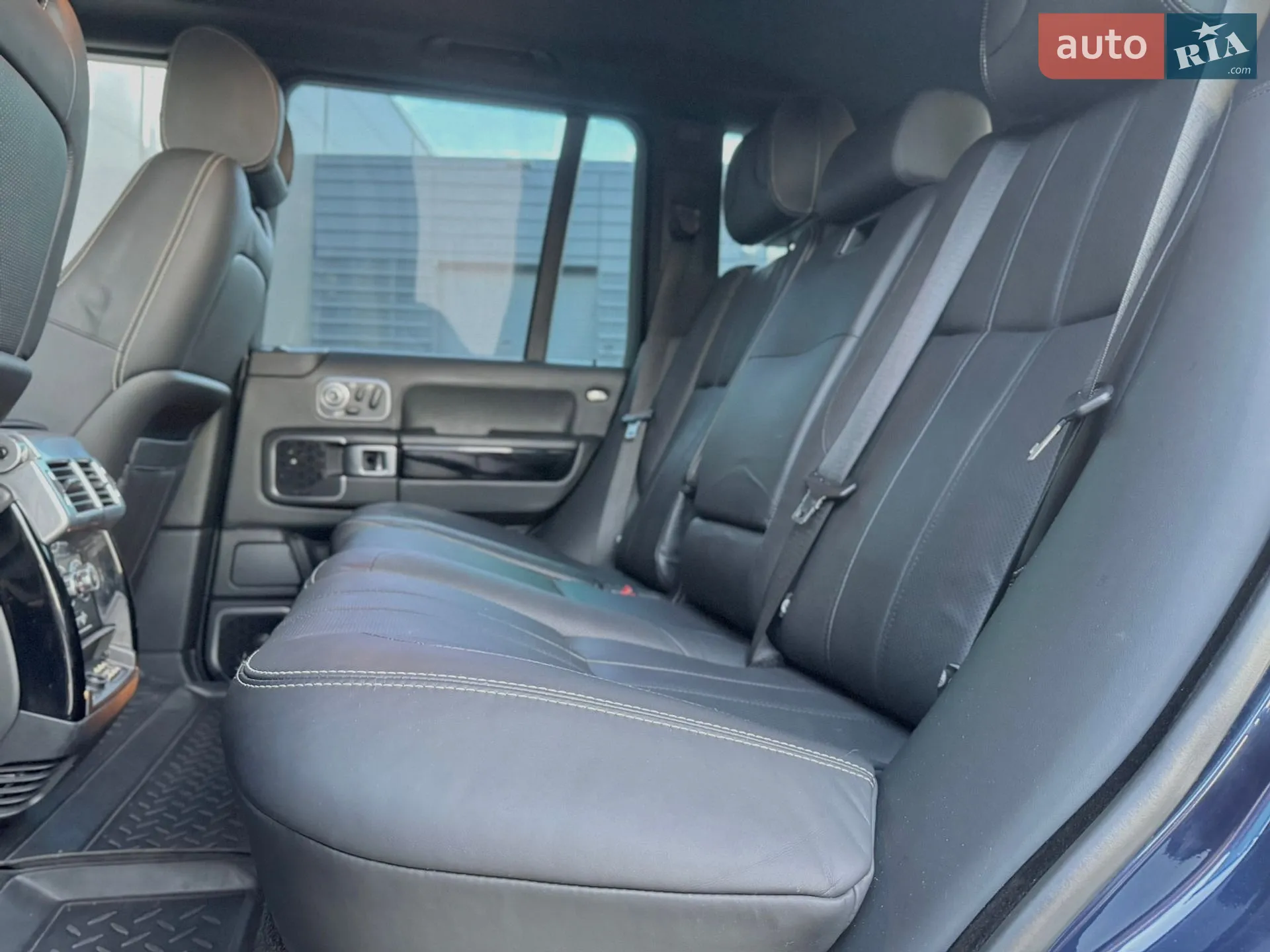 2011 Land Rover Range Rover - мініатюра 36
