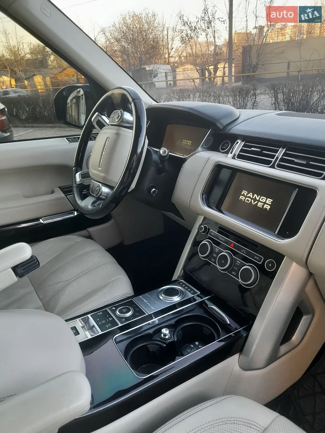 2013 Land Rover Range Rover - мініатюра 28