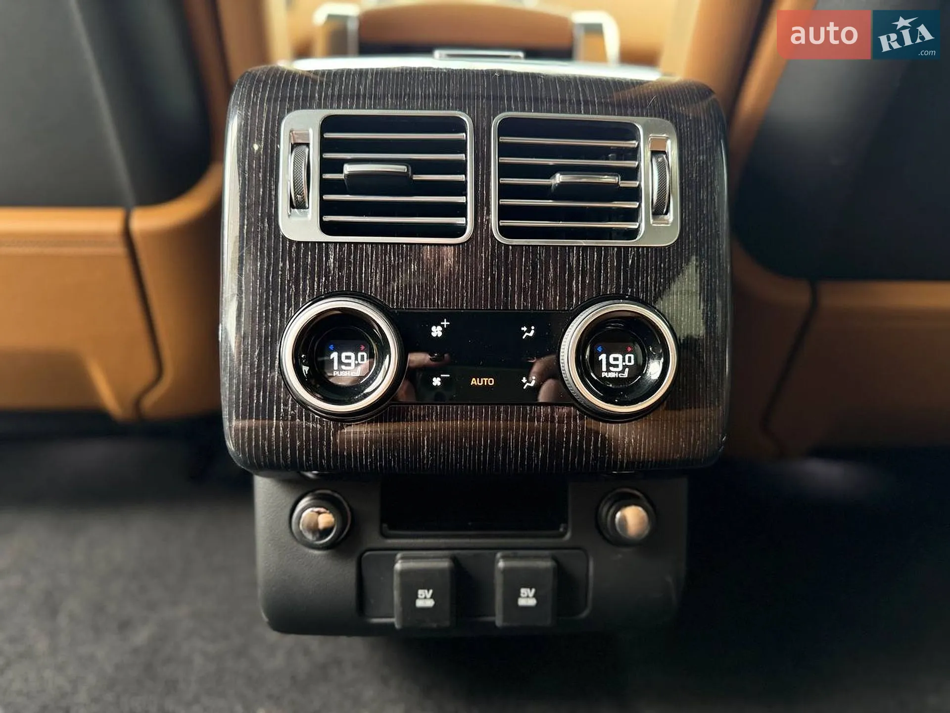 2019 Land Rover Range Rover - мініатюра 25