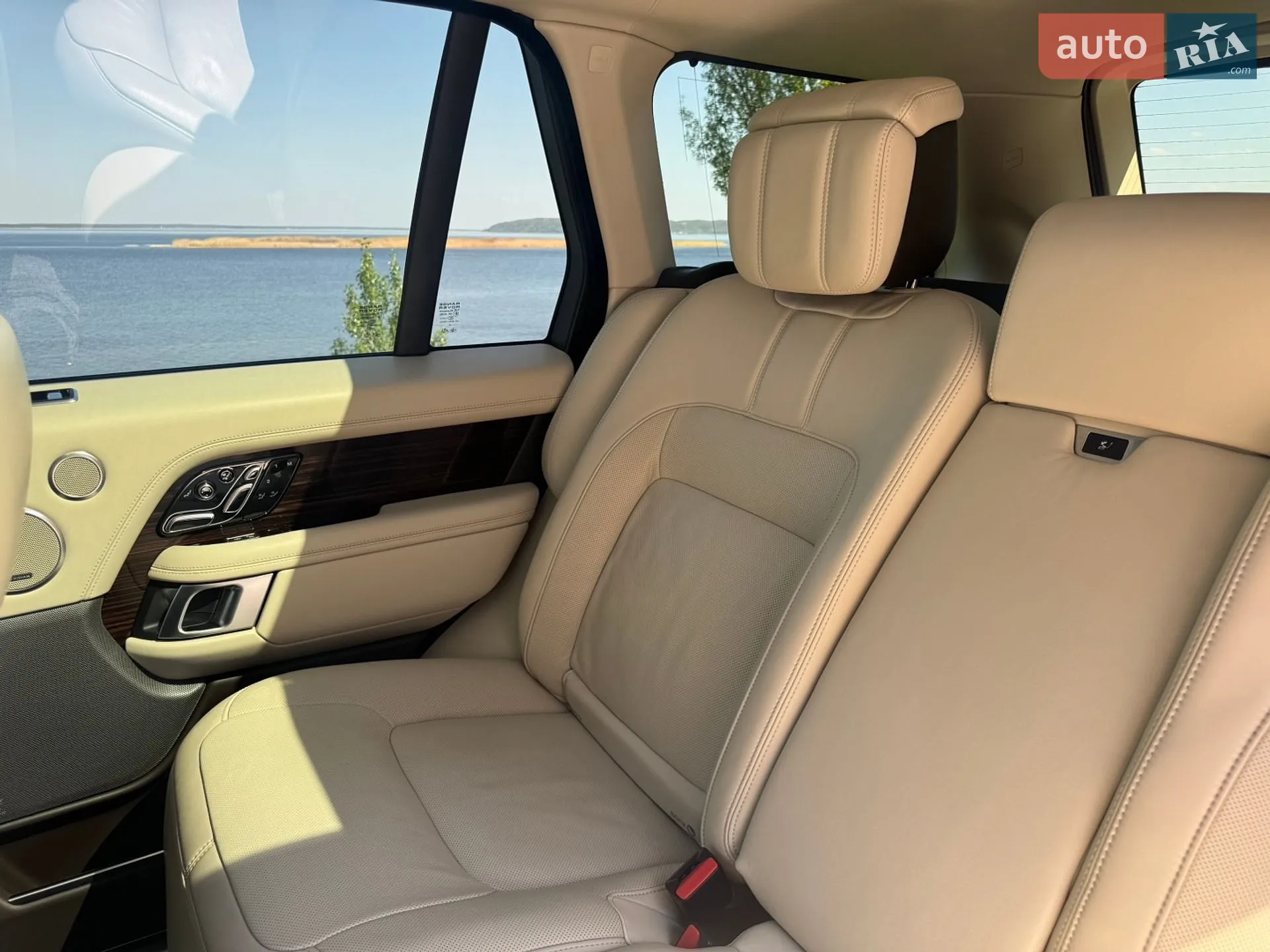 2020 Land Rover Range Rover - мініатюра 21