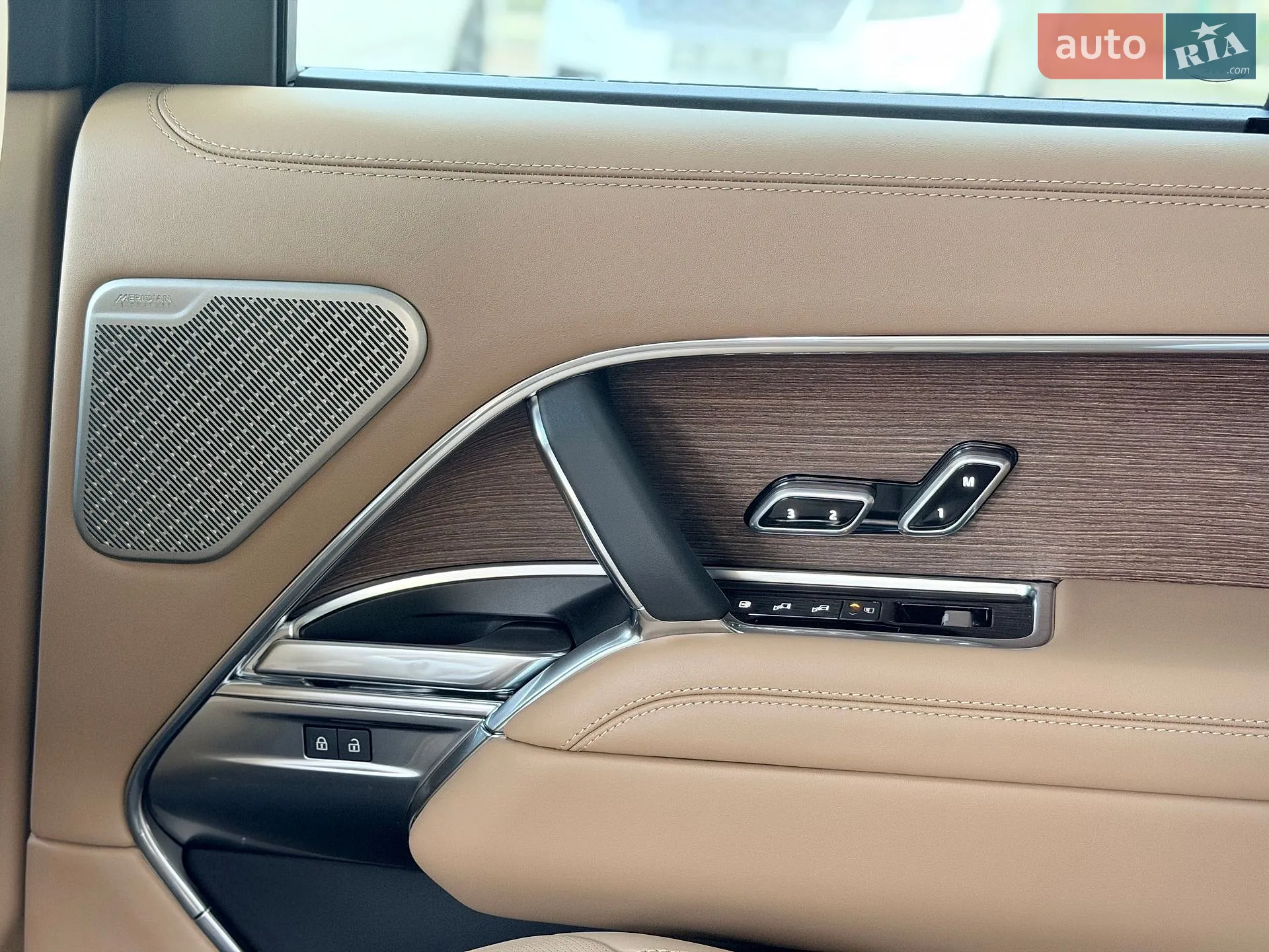 2025 Land Rover Range Rover - мініатюра 33