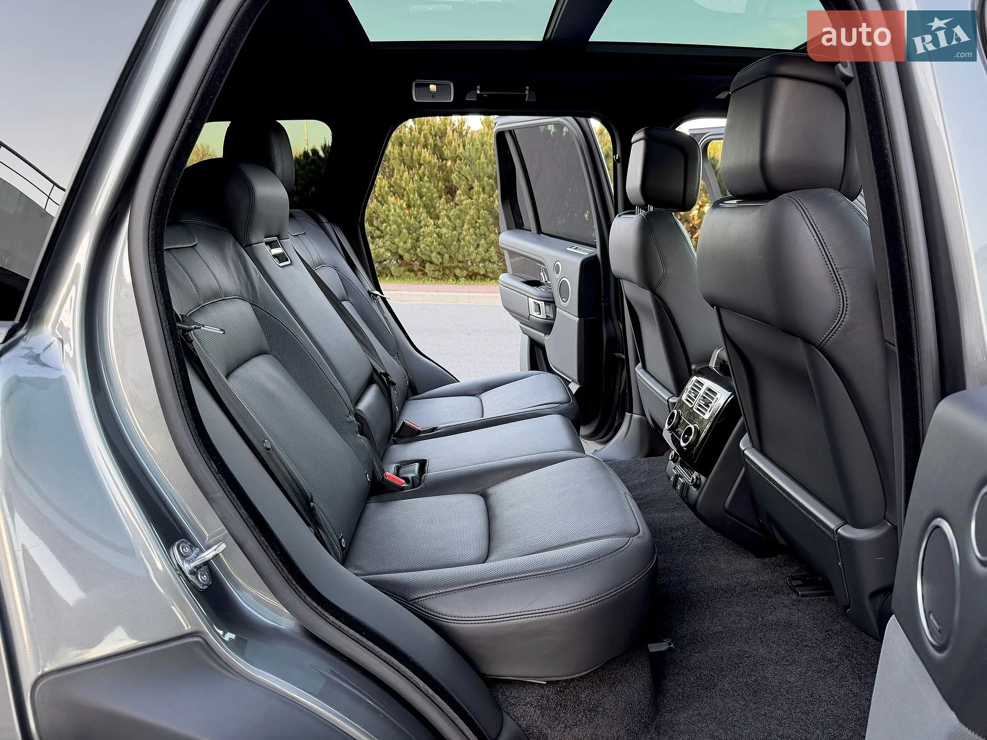 2018 Land Rover Range Rover - мініатюра 36