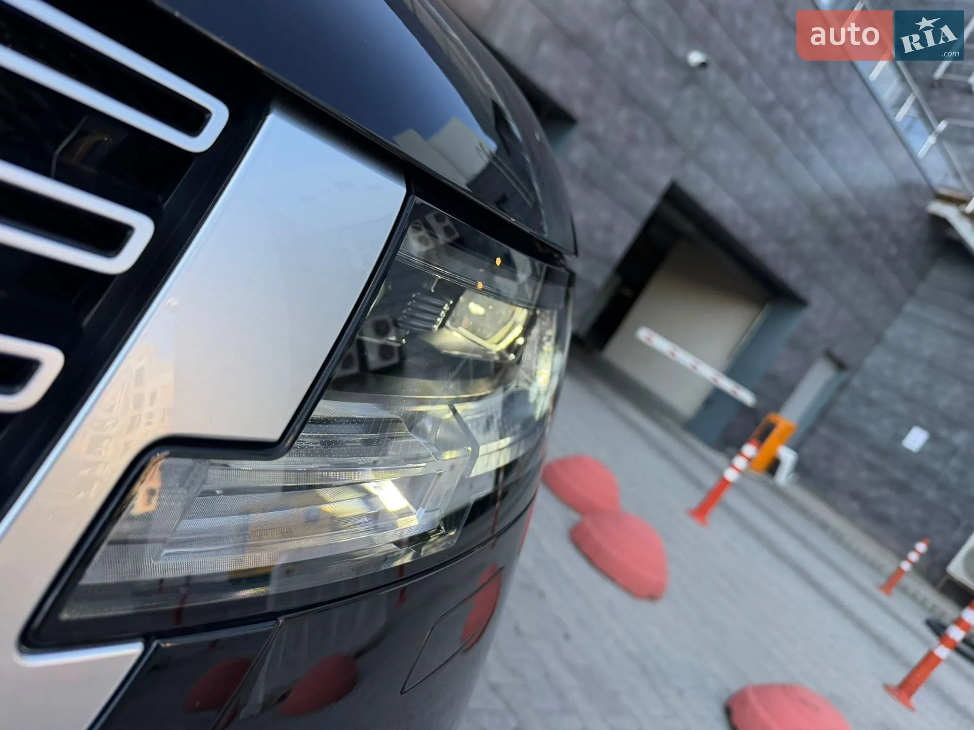 2023 Land Rover Range Rover - мініатюра 12