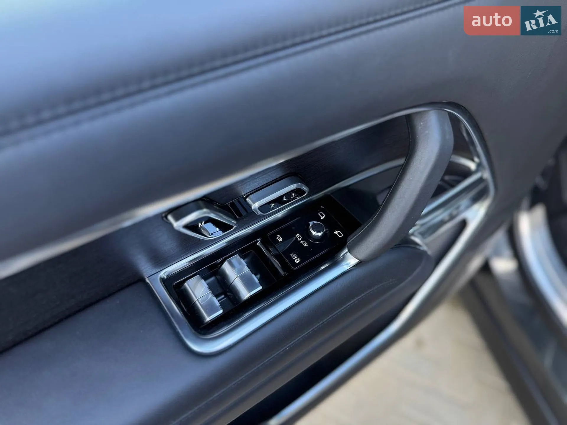 2023 Land Rover Range Rover - мініатюра 8