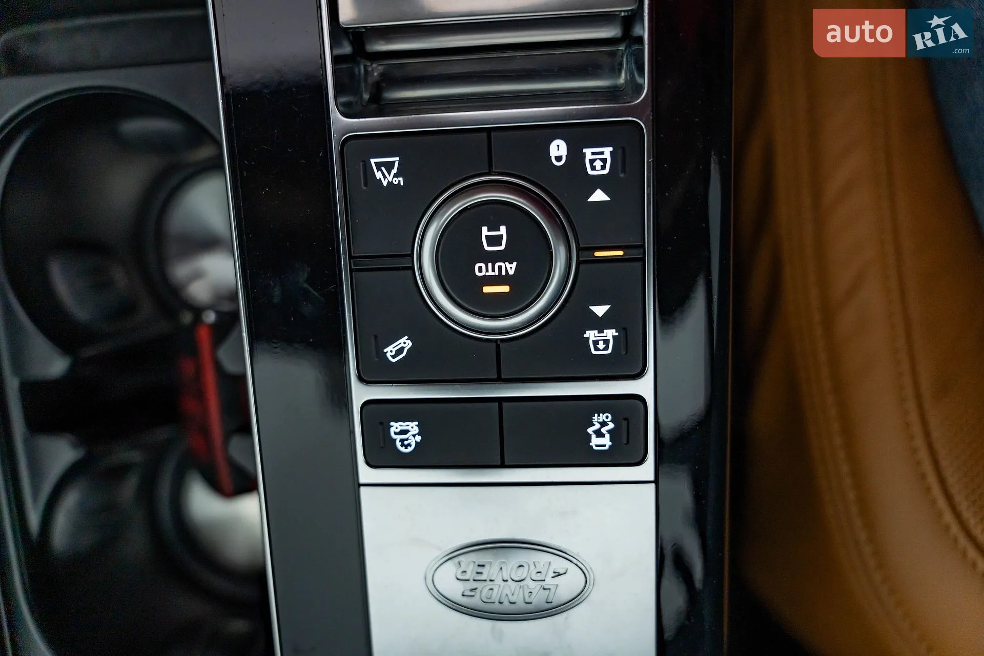 2018 Land Rover Range Rover - мініатюра 25