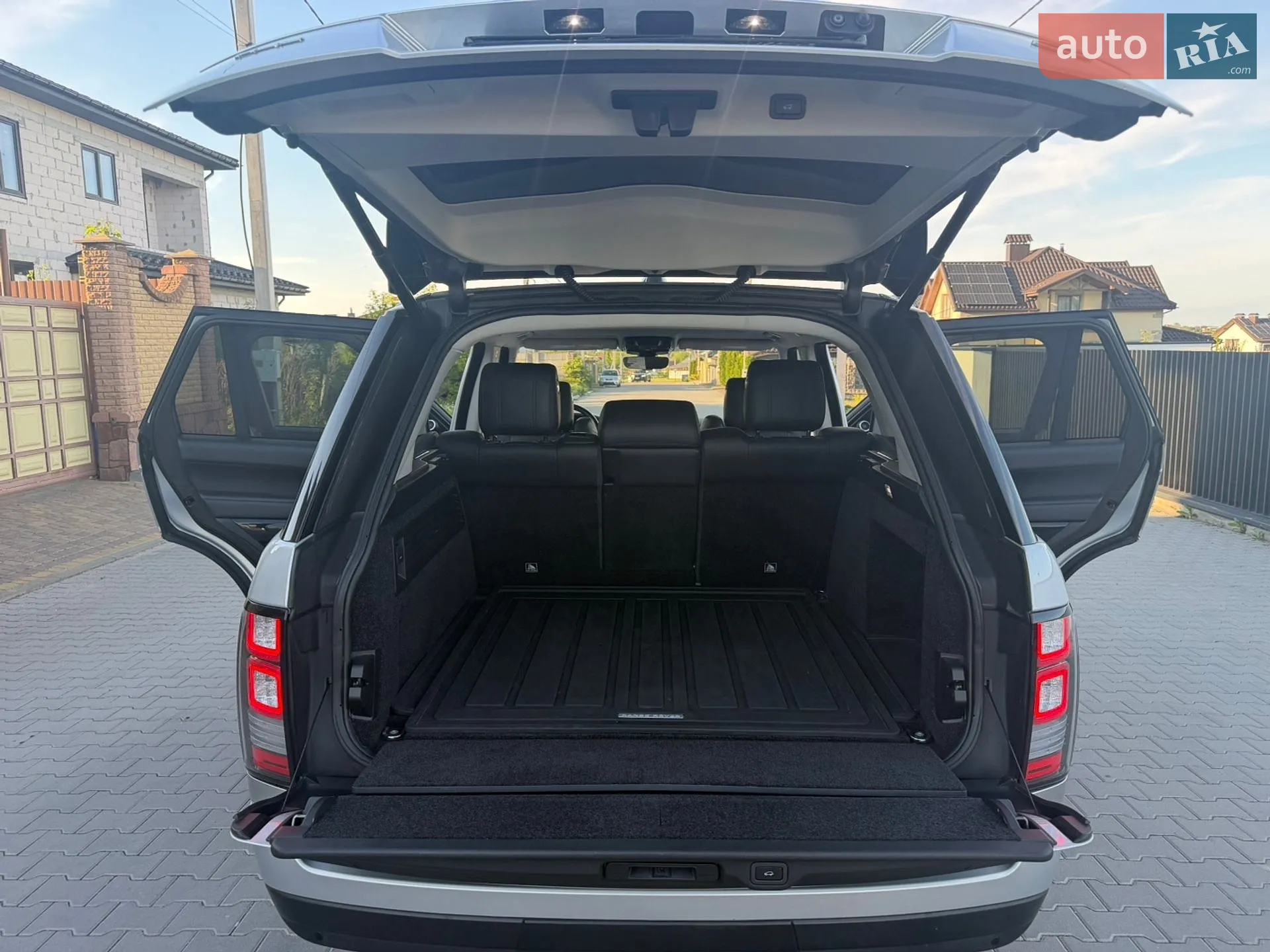 2017 Land Rover Range Rover - мініатюра 28