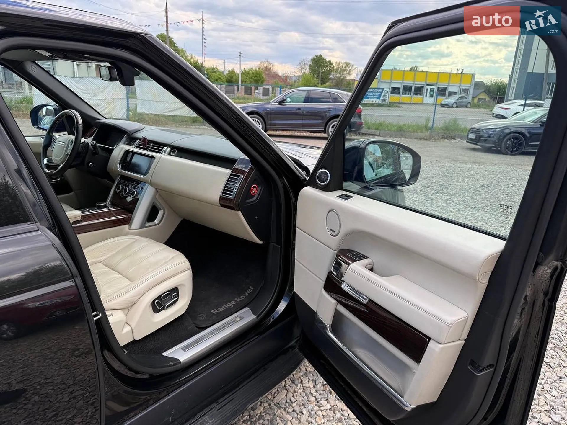 2013 Land Rover Range Rover - мініатюра 25
