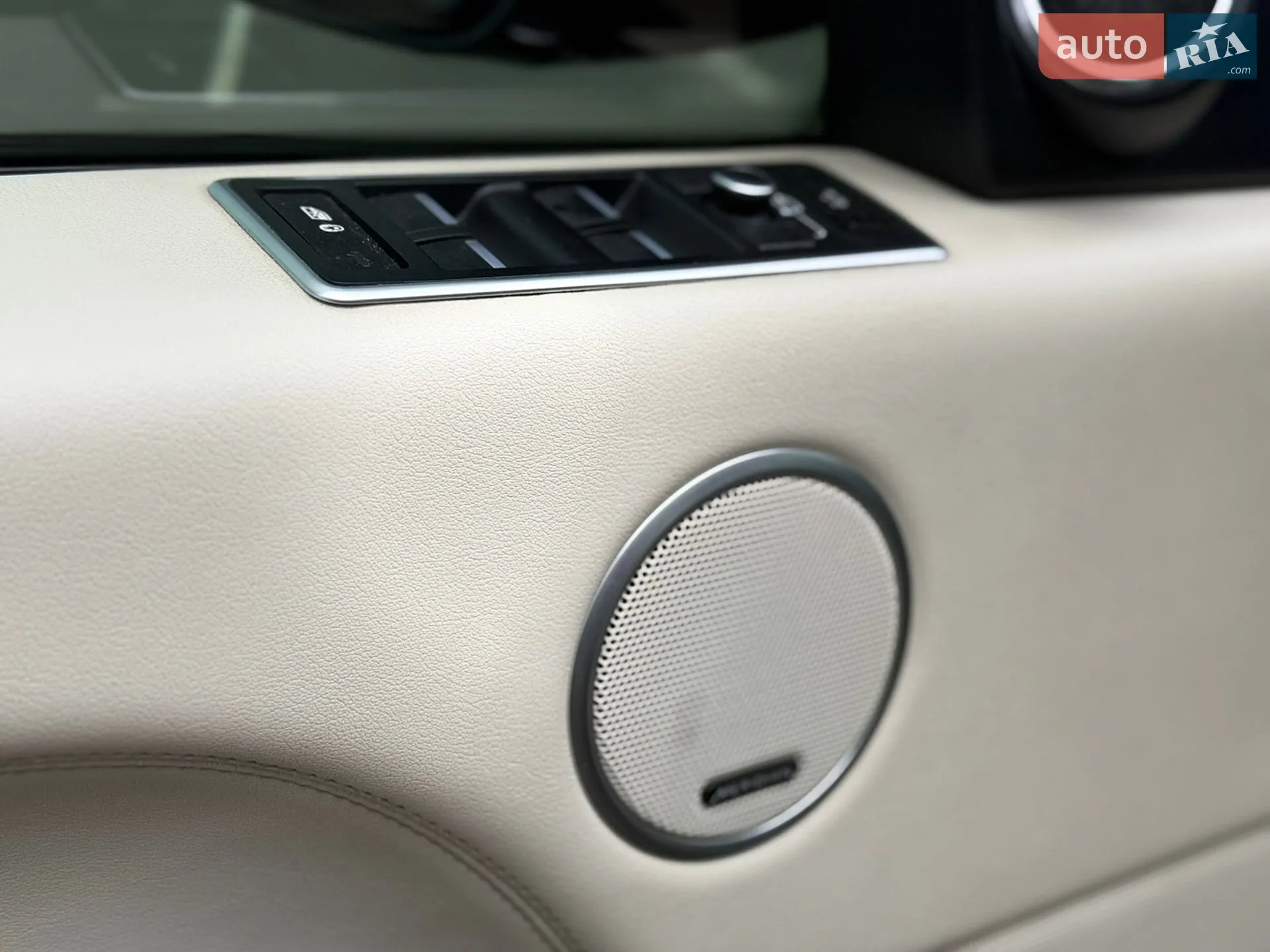 2013 Land Rover Range Rover - мініатюра 17
