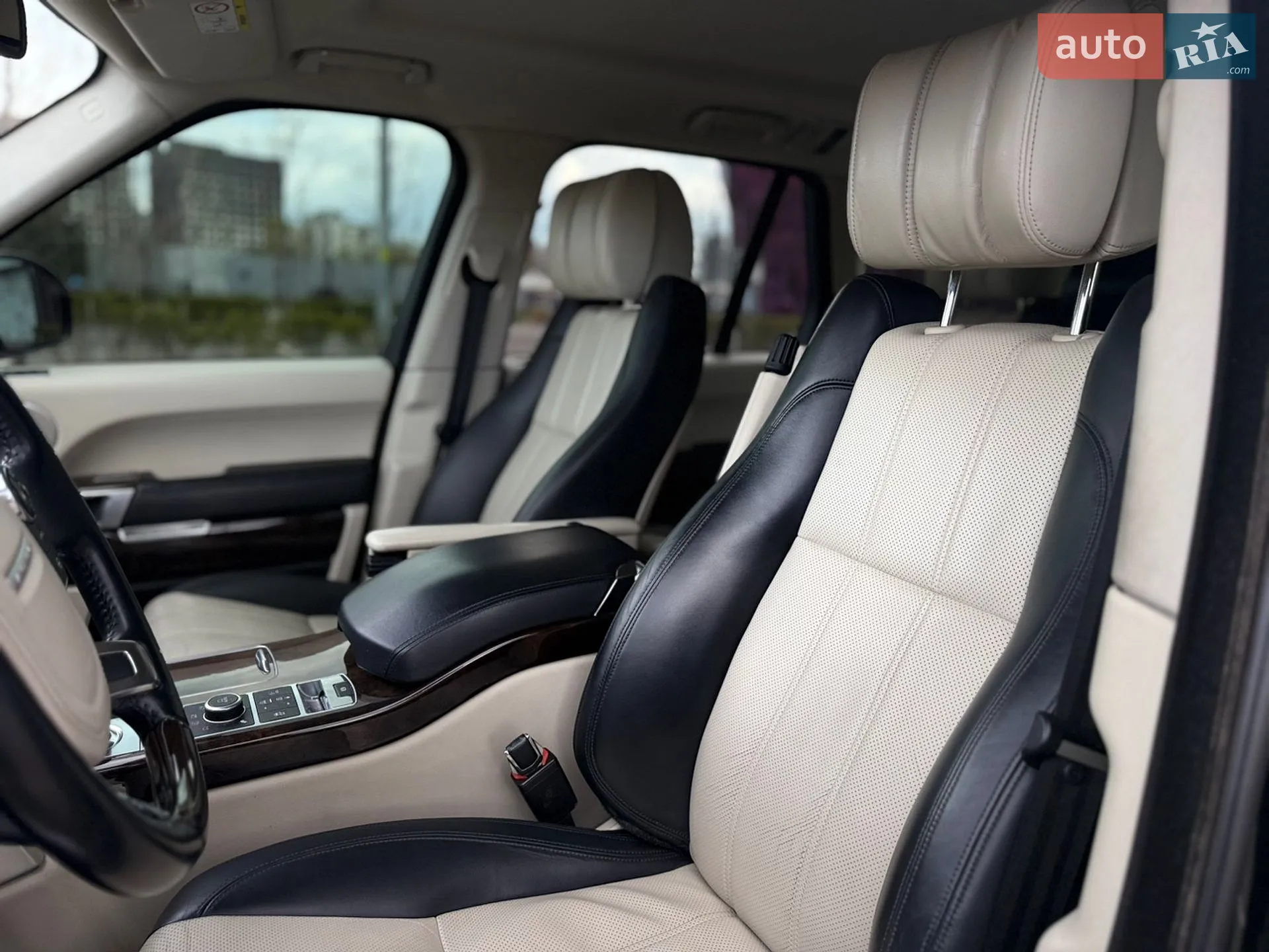 2013 Land Rover Range Rover - мініатюра 21