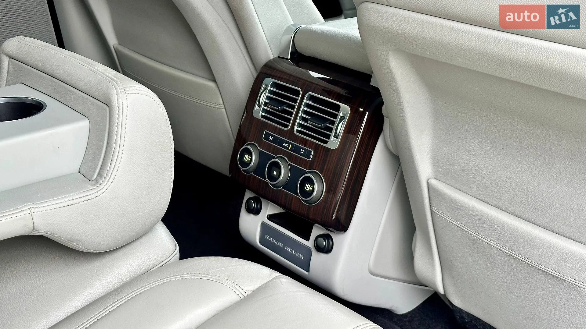 2017 Land Rover Range Rover - мініатюра 27