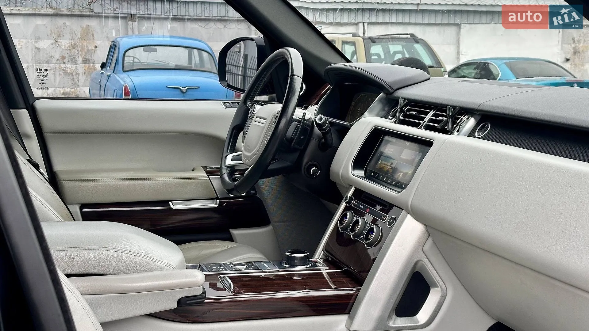 2017 Land Rover Range Rover - мініатюра 32