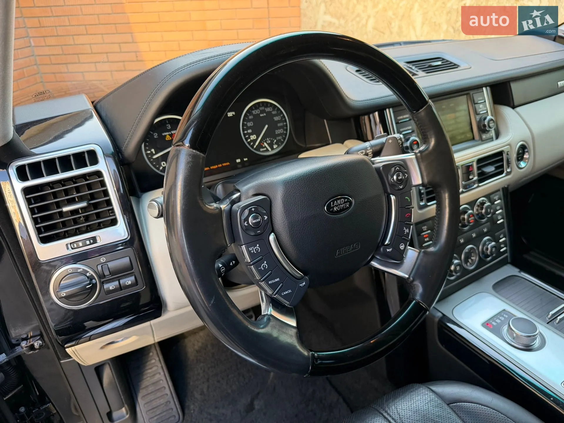 2012 Land Rover Range Rover - мініатюра 23