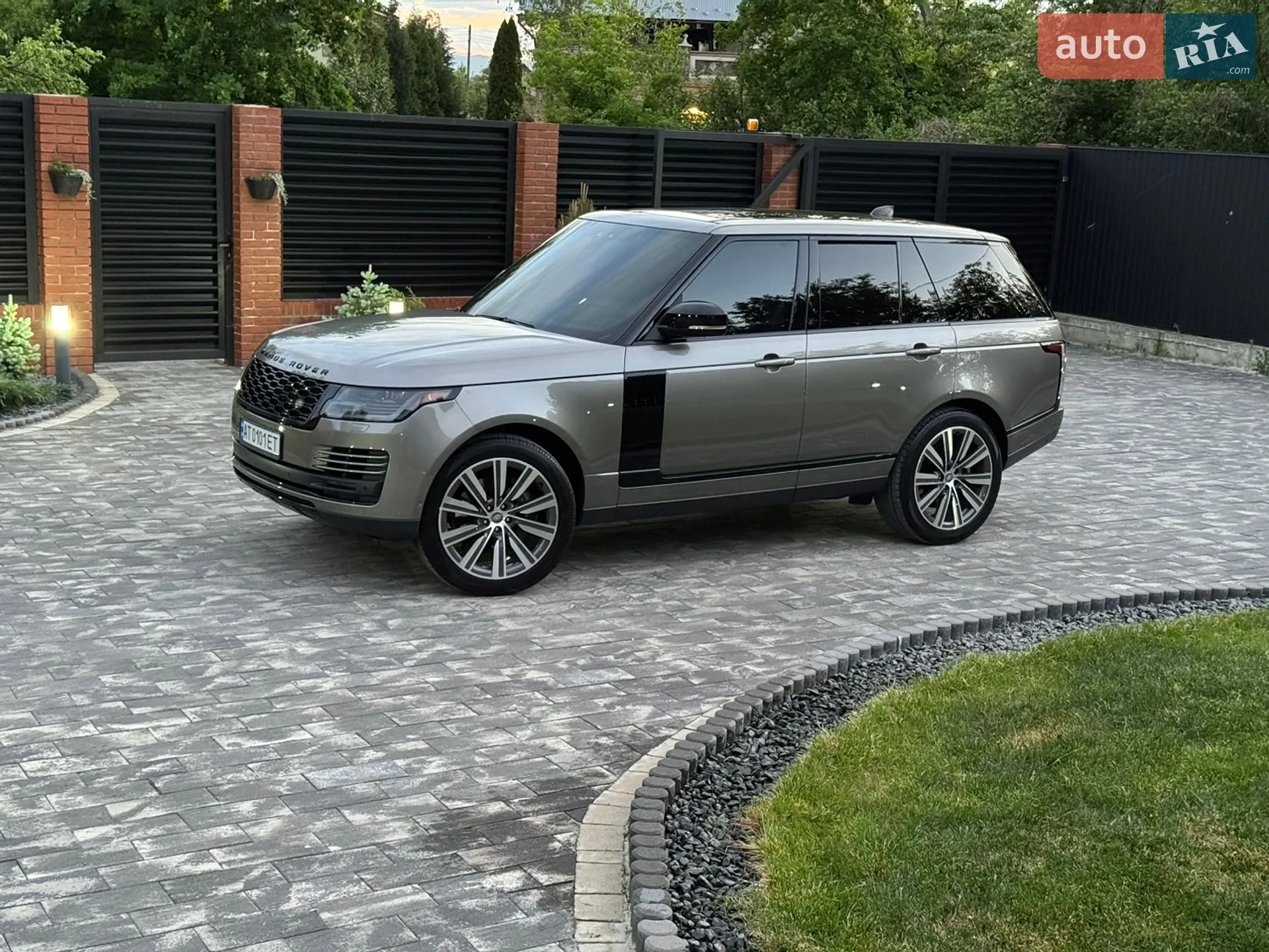 2018 Land Rover Range Rover - мініатюра 3
