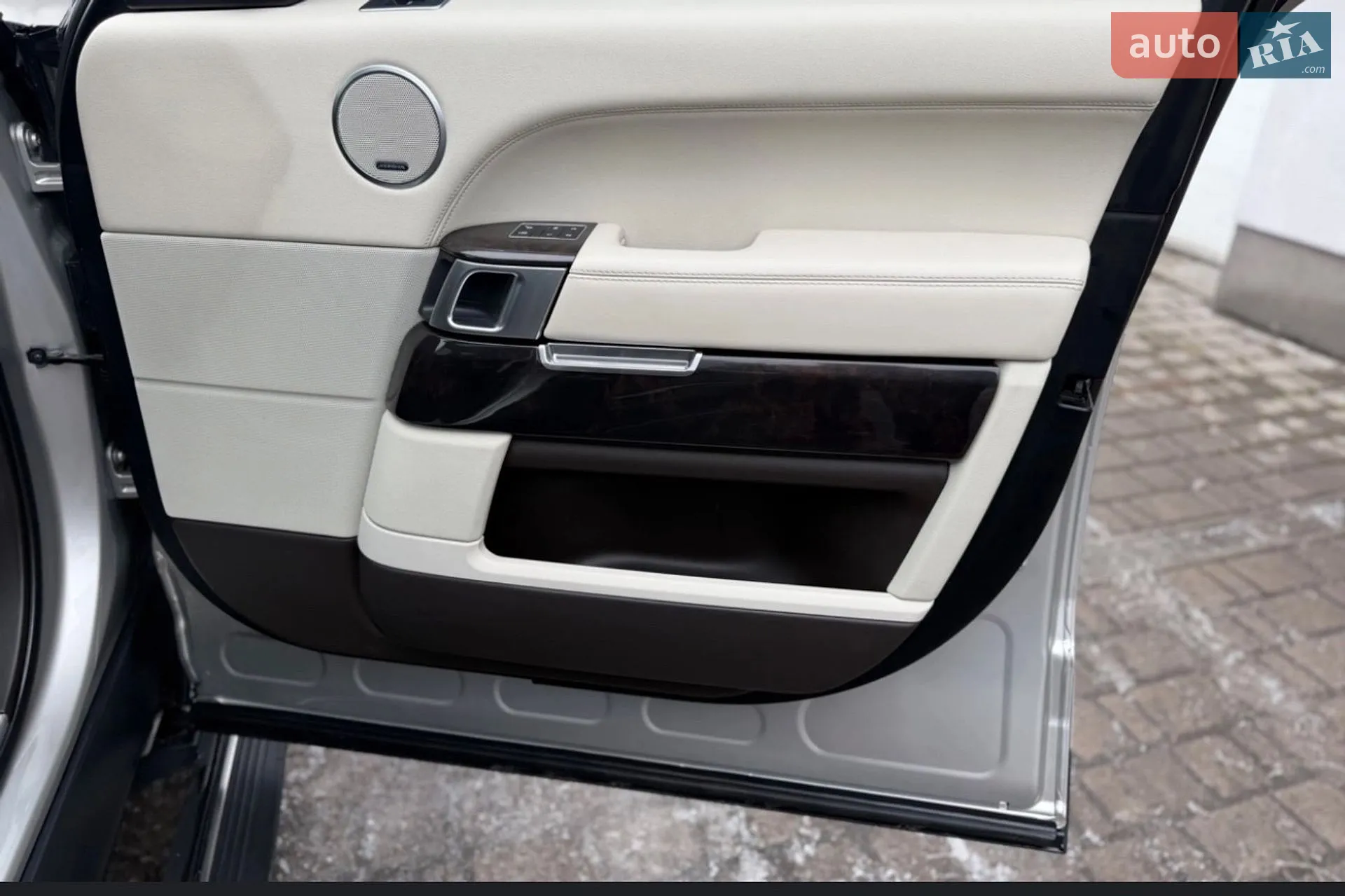 2017 Land Rover Range Rover - мініатюра 17
