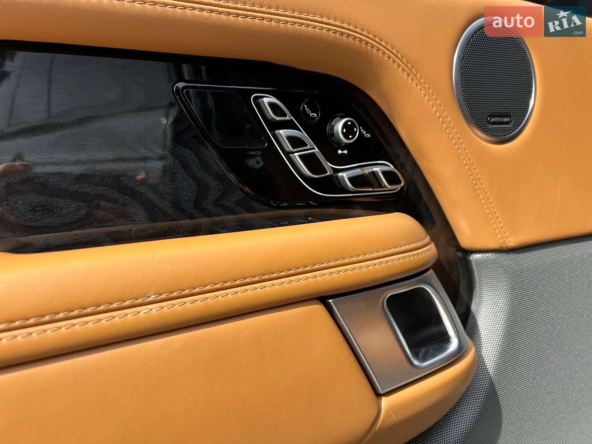 2020 Land Rover Range Rover - мініатюра 29
