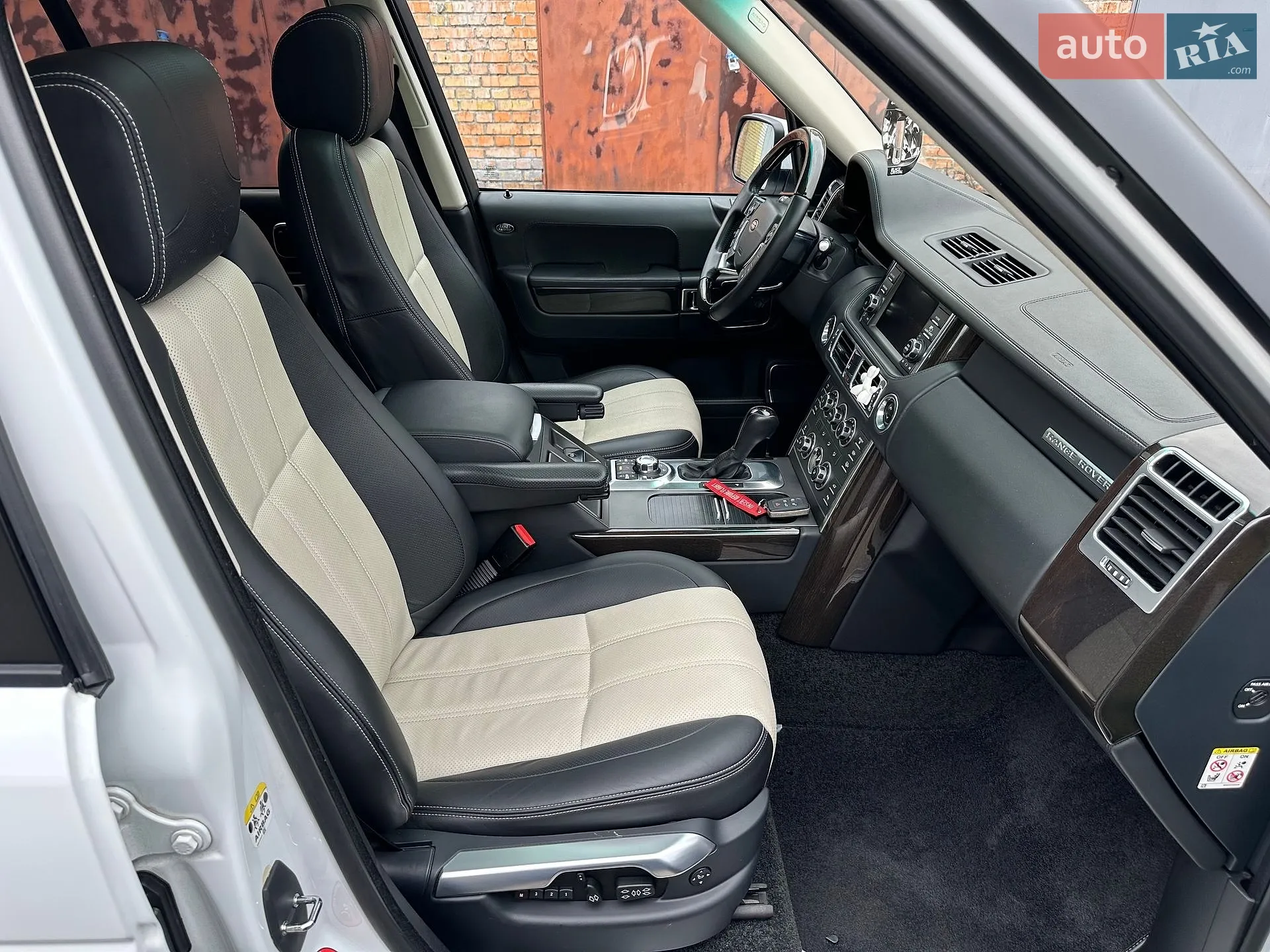 2010 Land Rover Range Rover - мініатюра 51