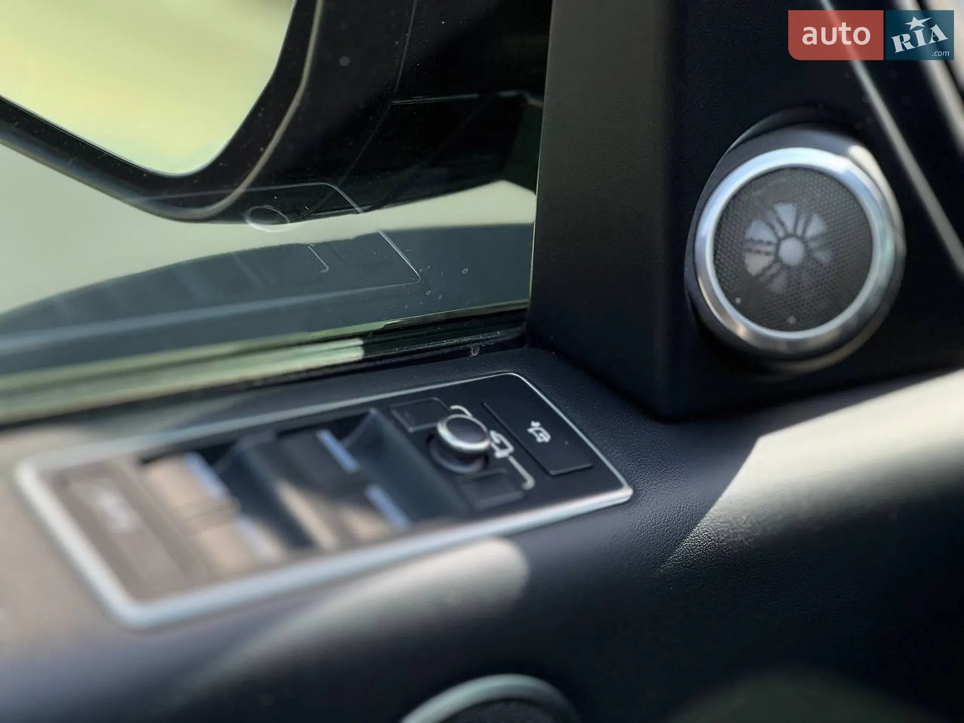 2016 Land Rover Range Rover - мініатюра 23