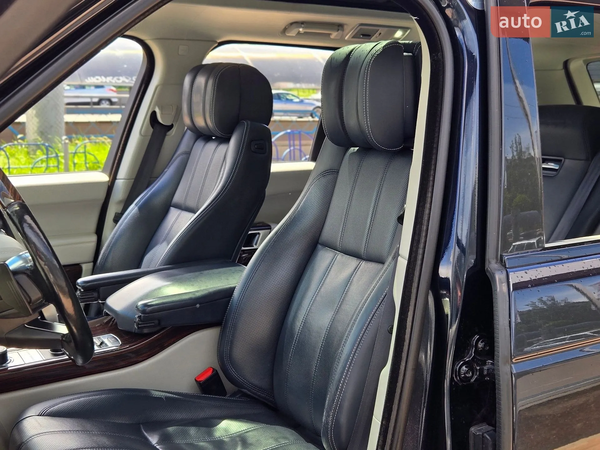 2013 Land Rover Range Rover - мініатюра 31