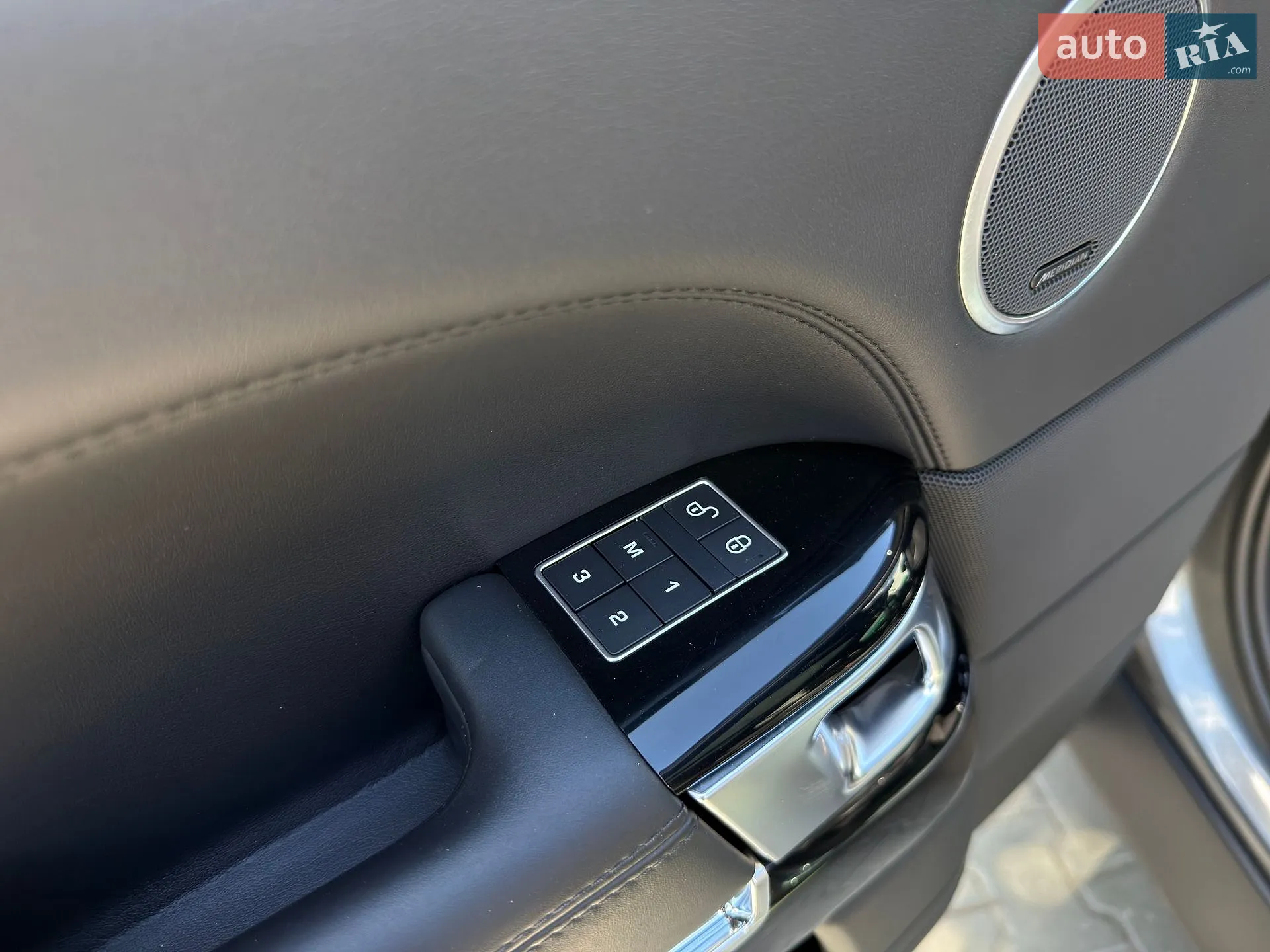 2015 Land Rover Range Rover - мініатюра 18