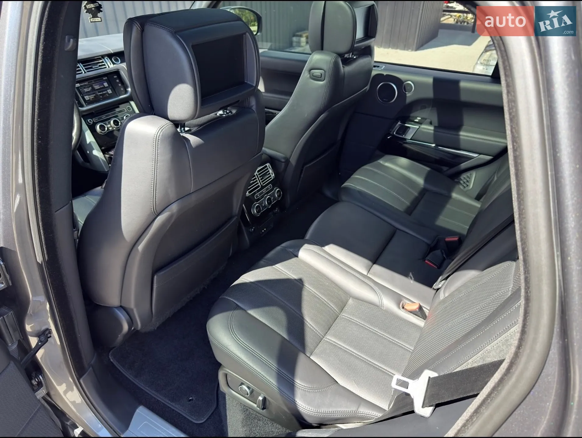 2015 Land Rover Range Rover - мініатюра 26