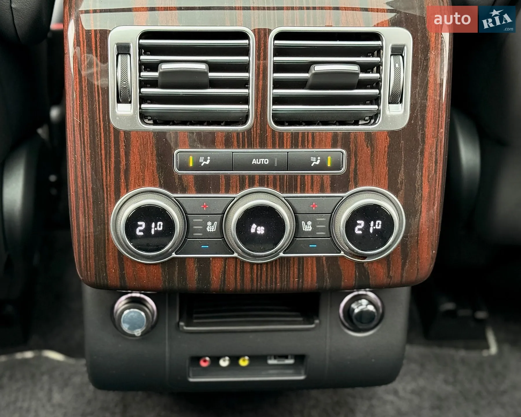 2016 Land Rover Range Rover - мініатюра 28