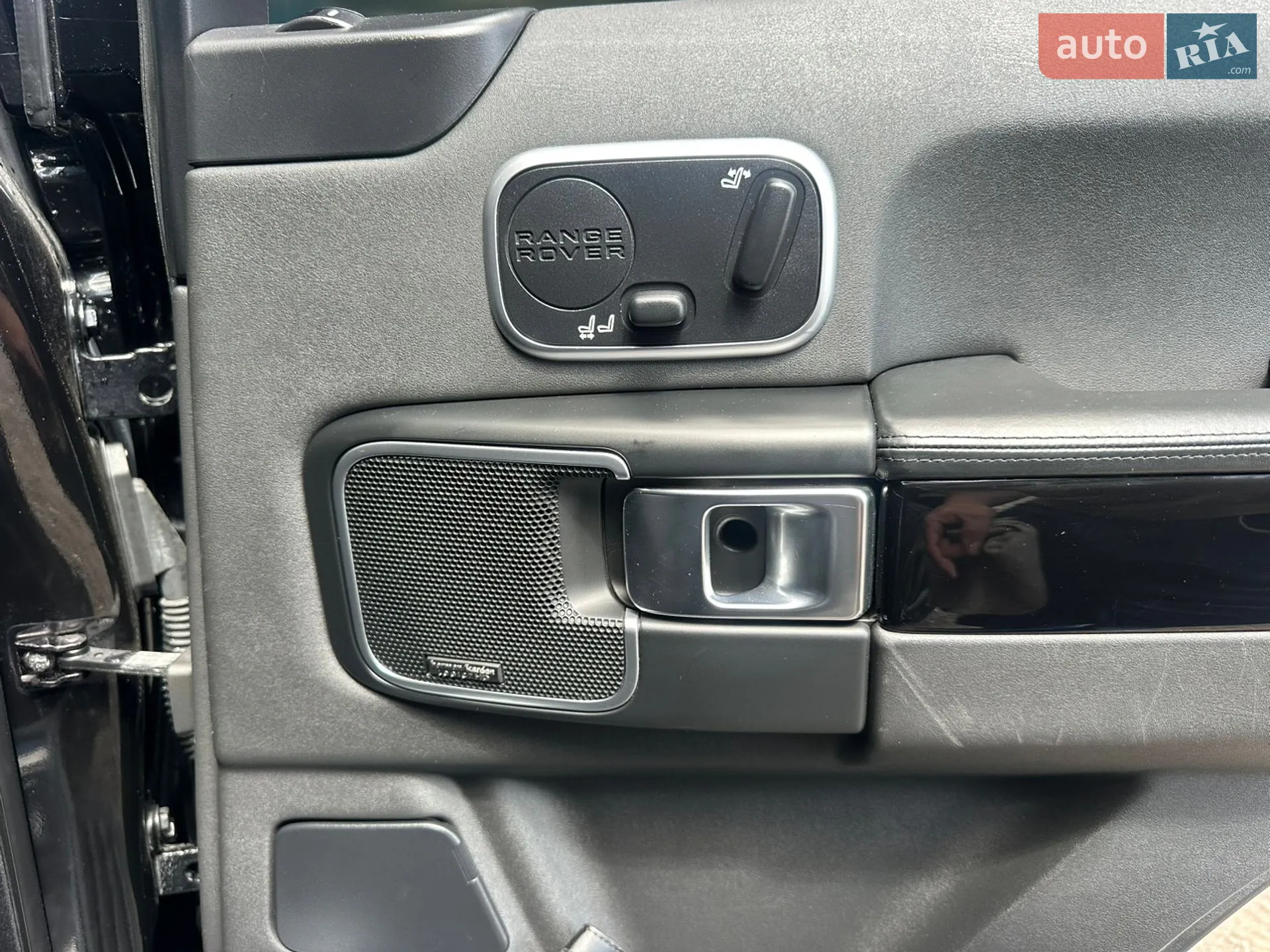 2010 Land Rover Range Rover - мініатюра 16