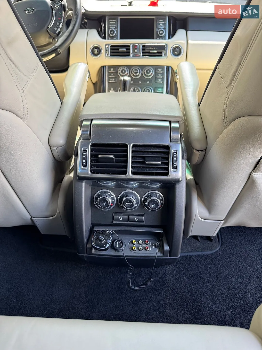 2010 Land Rover Range Rover - мініатюра 16