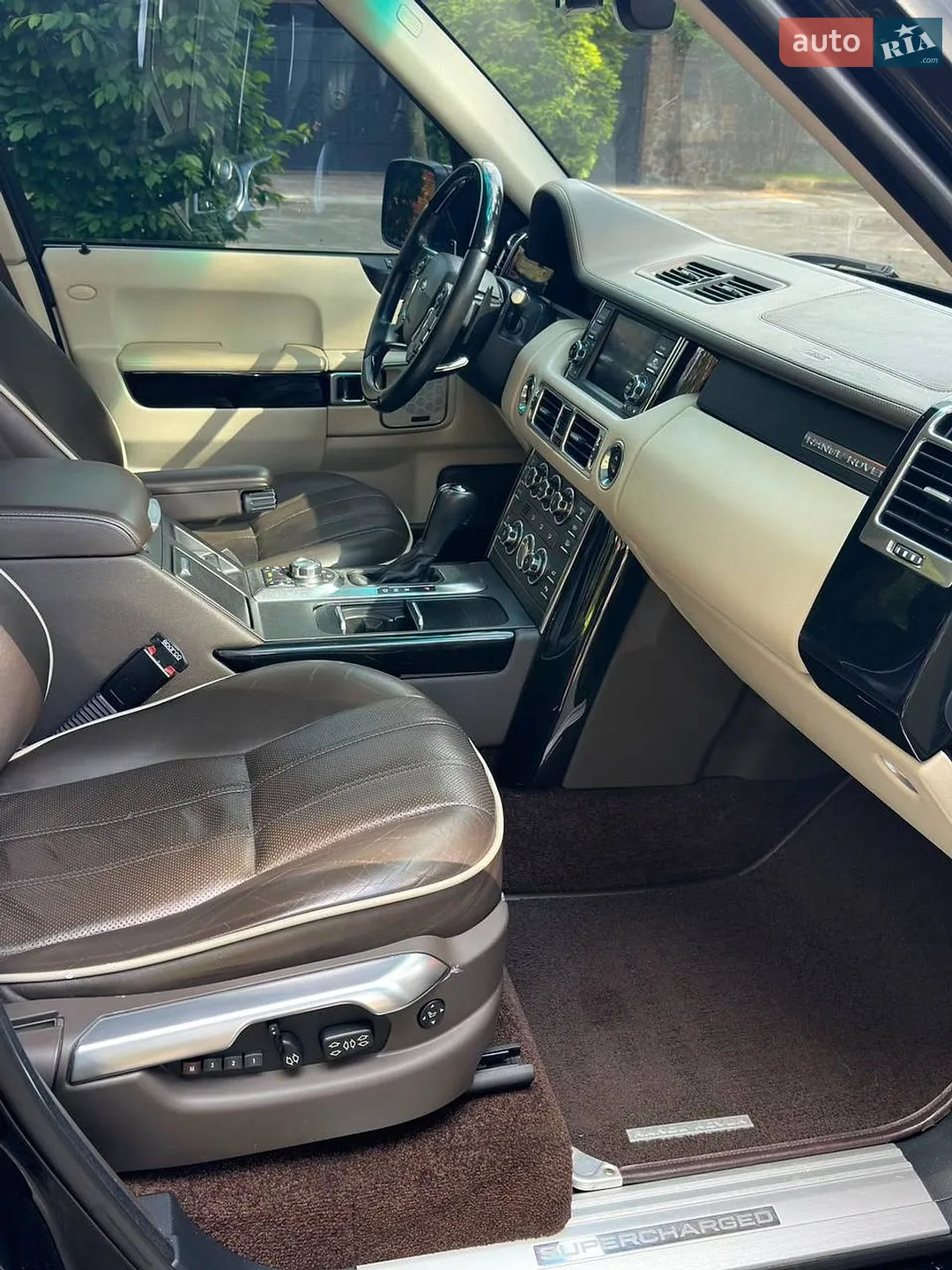 2010 Land Rover Range Rover - мініатюра 12