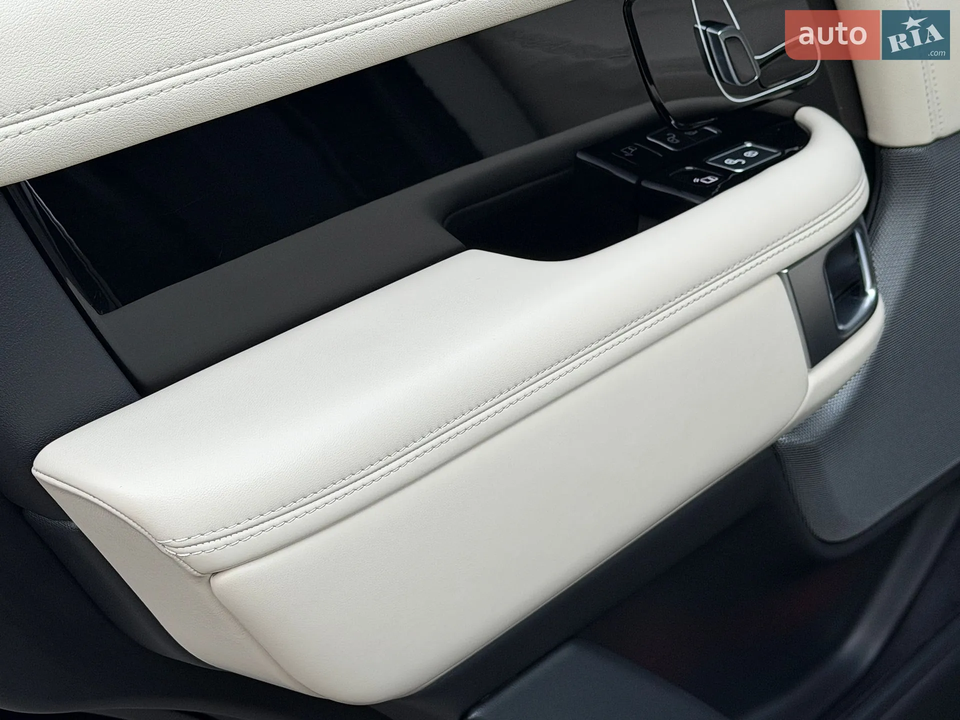 2020 Land Rover Range Rover - мініатюра 17