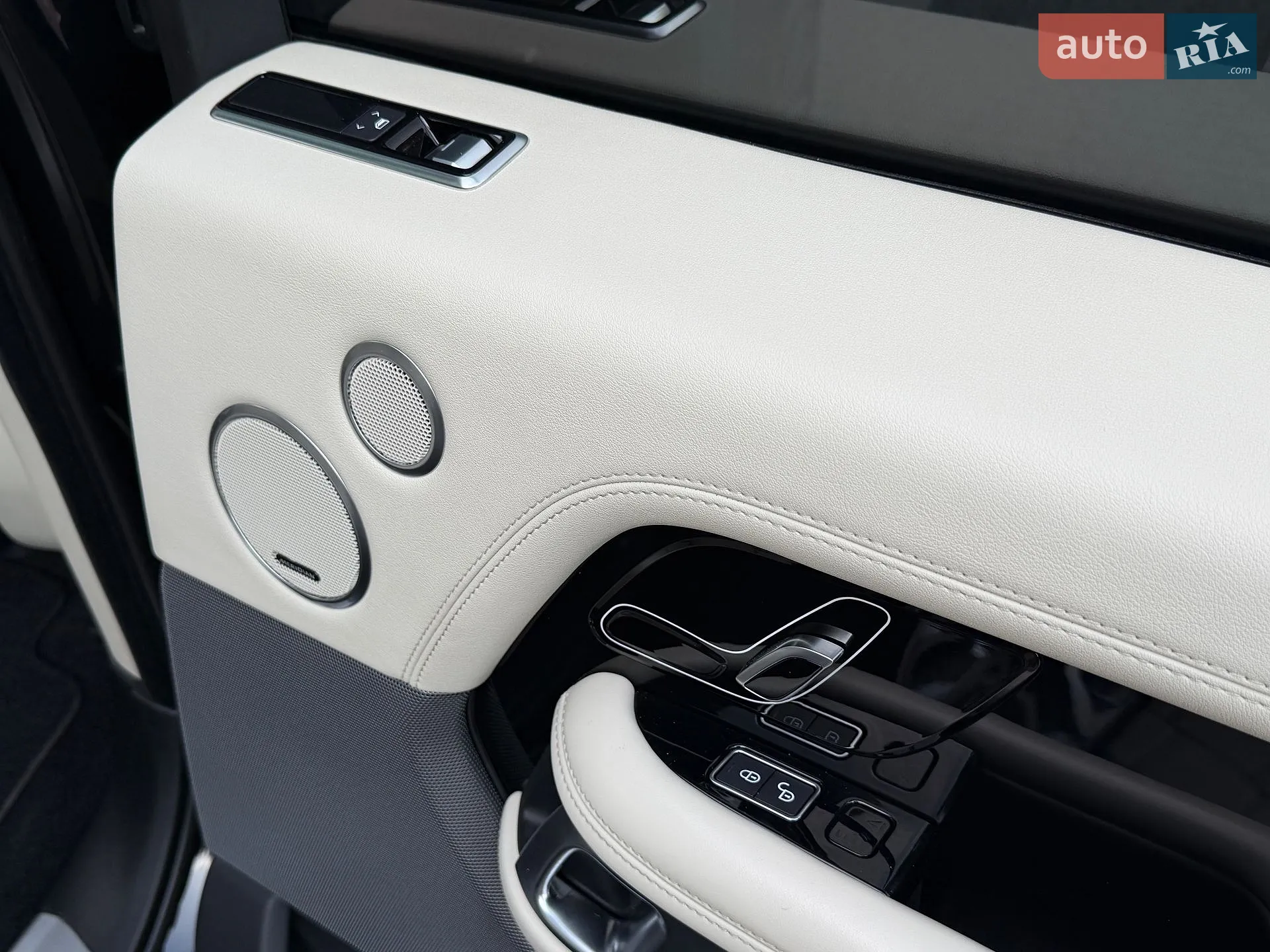 2020 Land Rover Range Rover - мініатюра 32