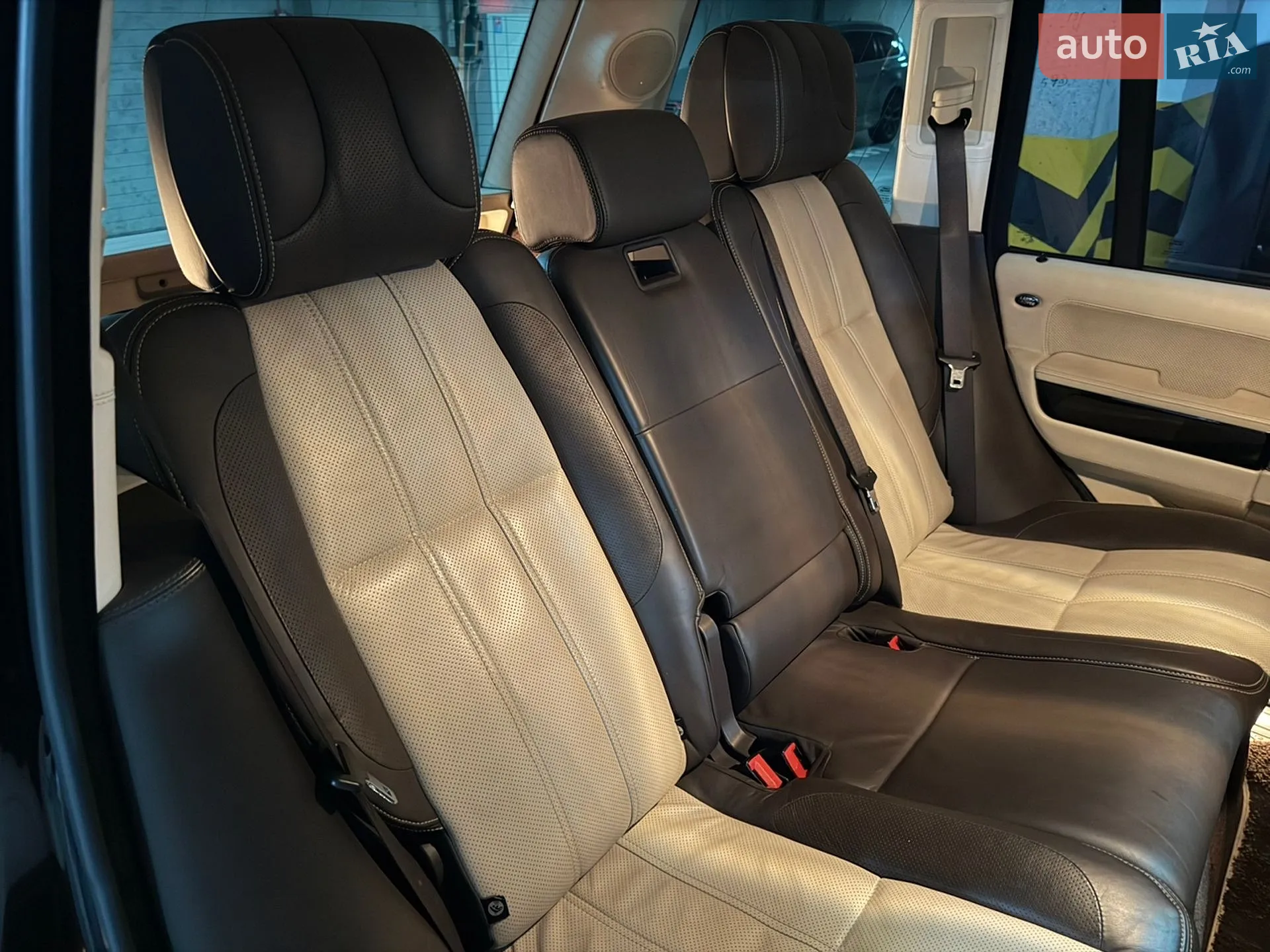 2011 Land Rover Range Rover - мініатюра 25