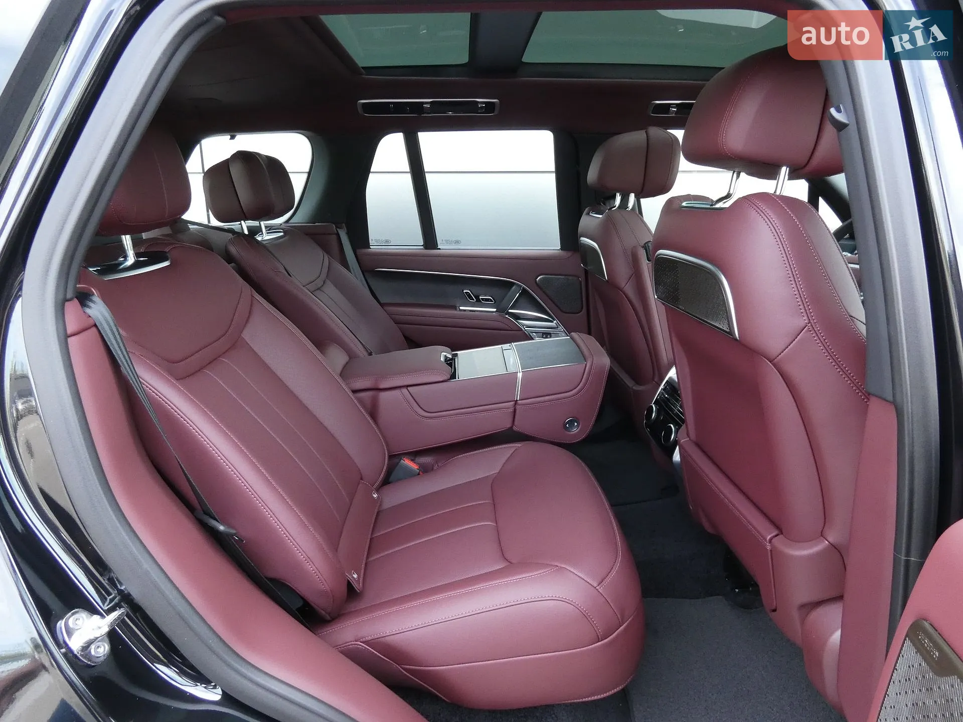 2026 Land Rover Range Rover - мініатюра 17