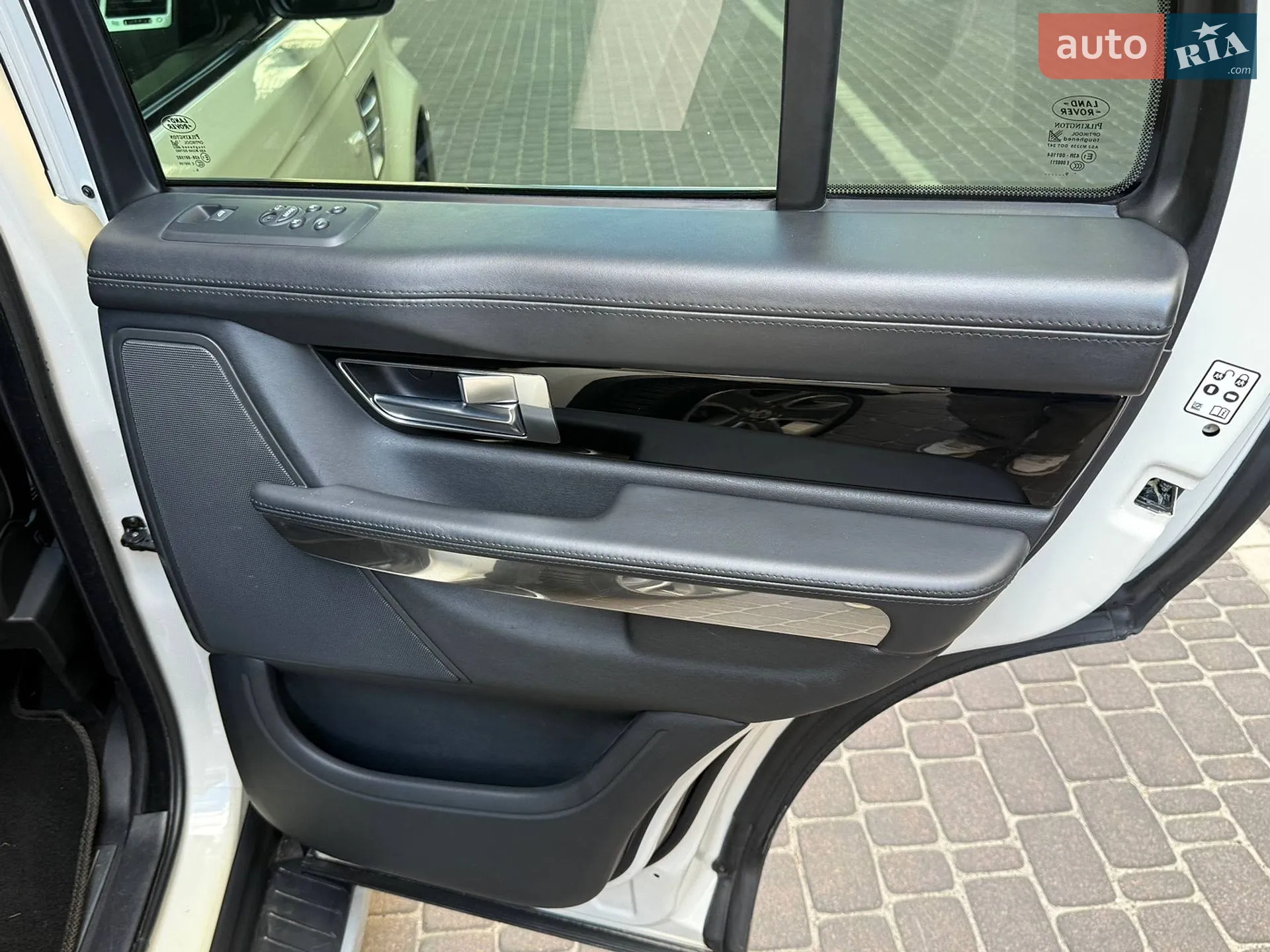 2010 Land Rover Range Rover - мініатюра 27