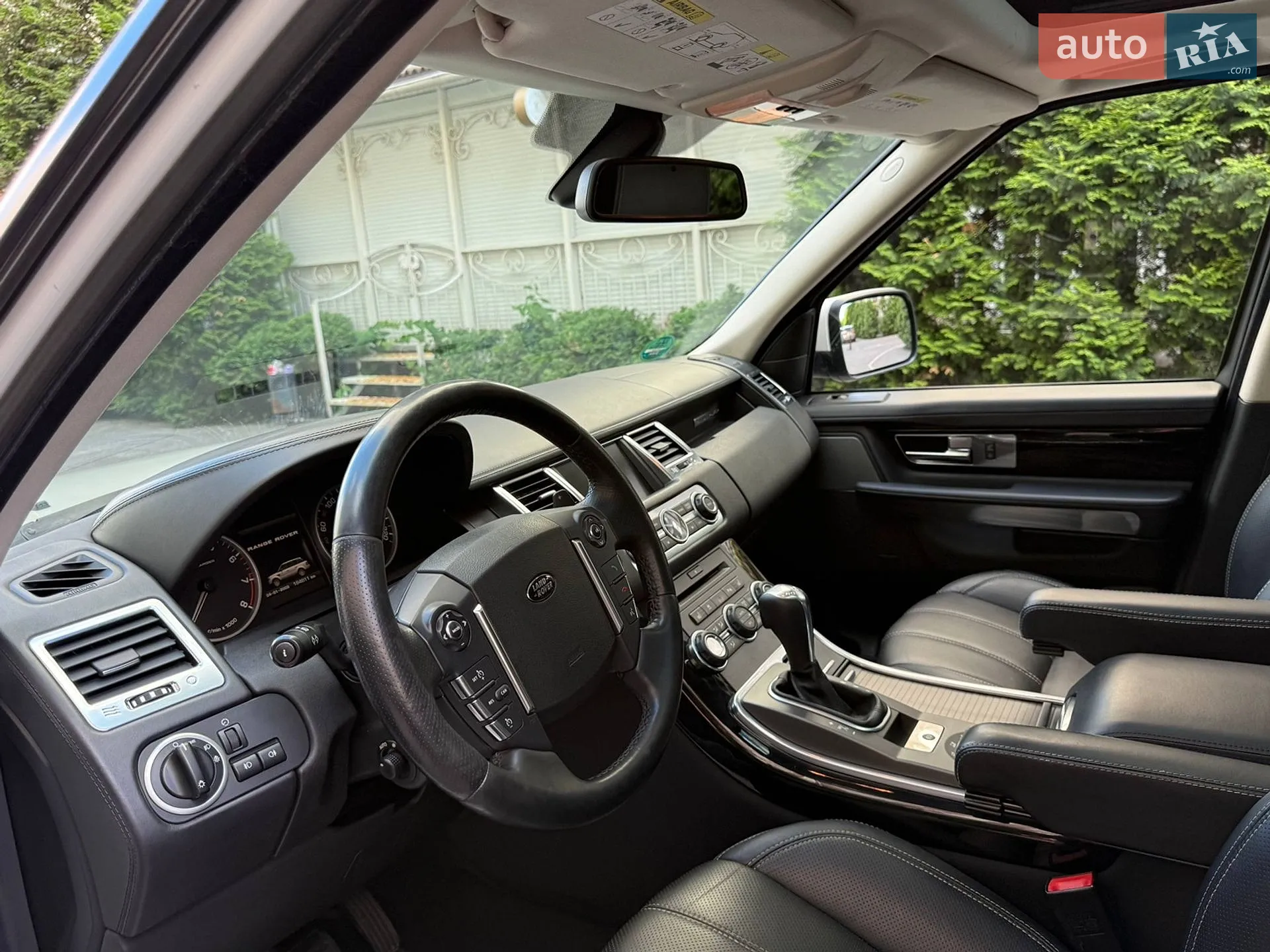 2010 Land Rover Range Rover - мініатюра 32