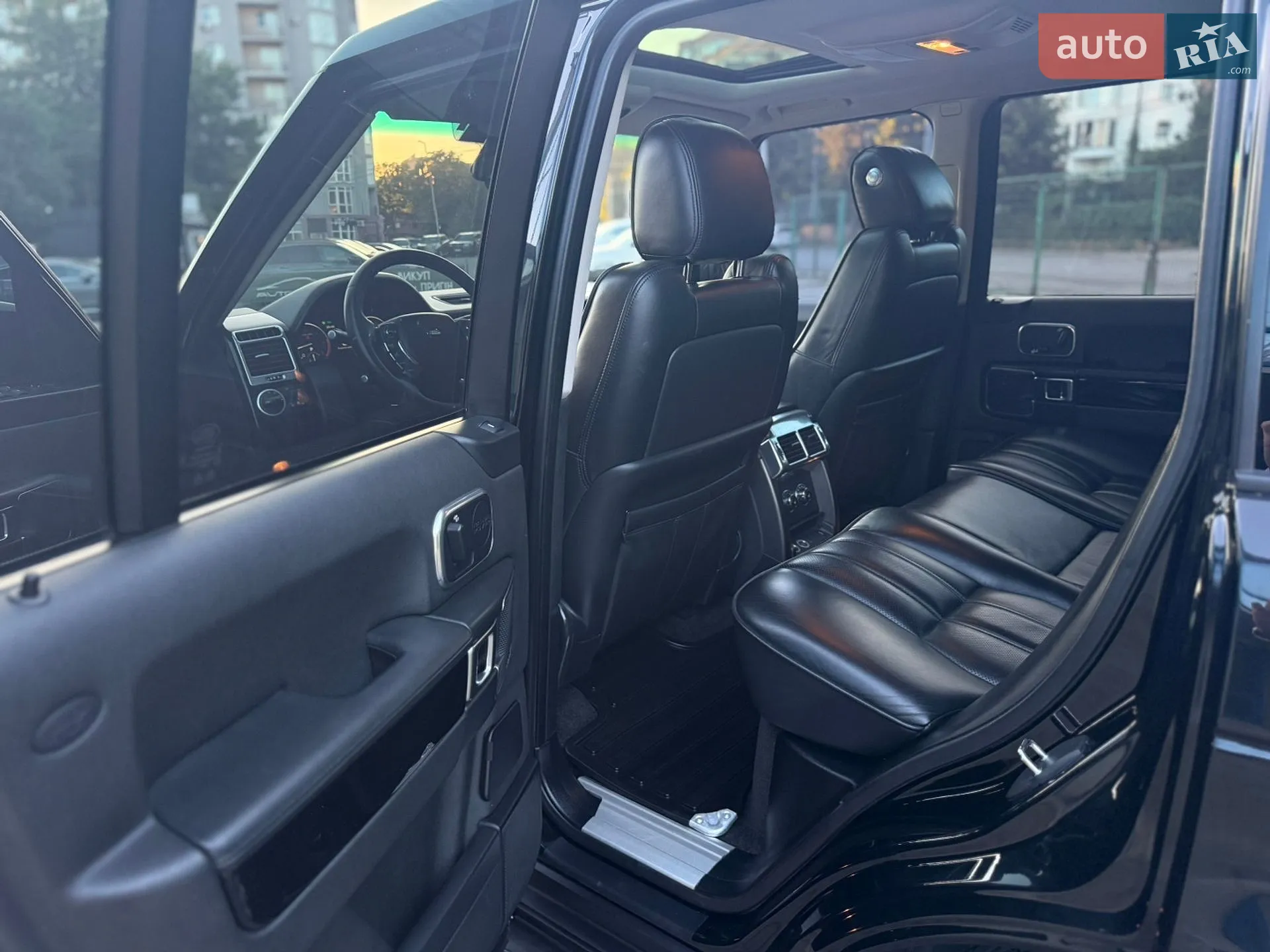 2010 Land Rover Range Rover - мініатюра 23