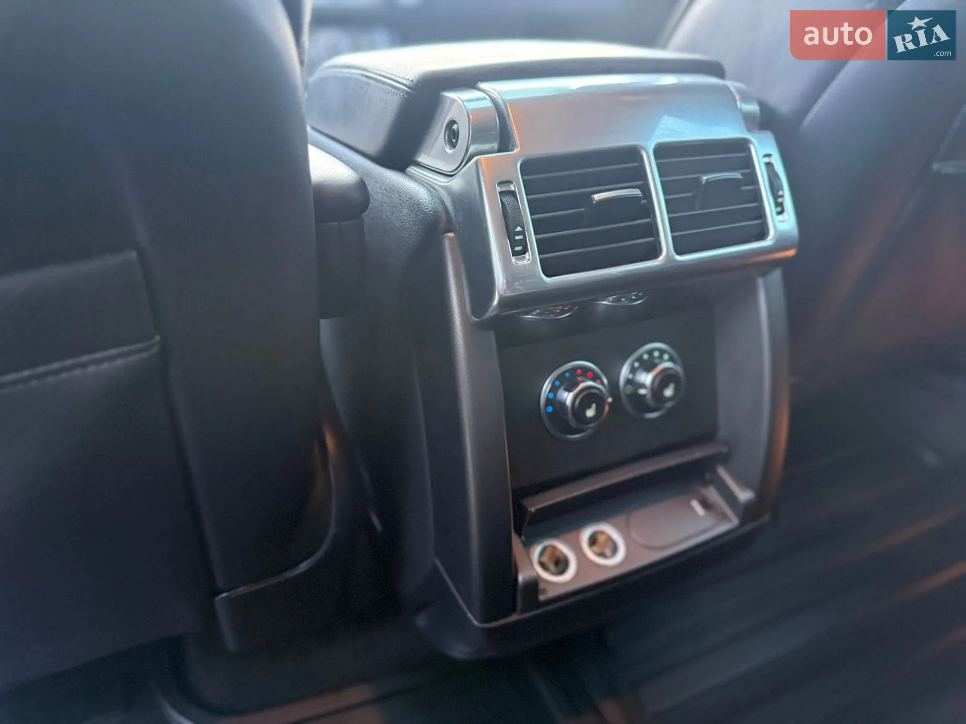 2010 Land Rover Range Rover - мініатюра 27
