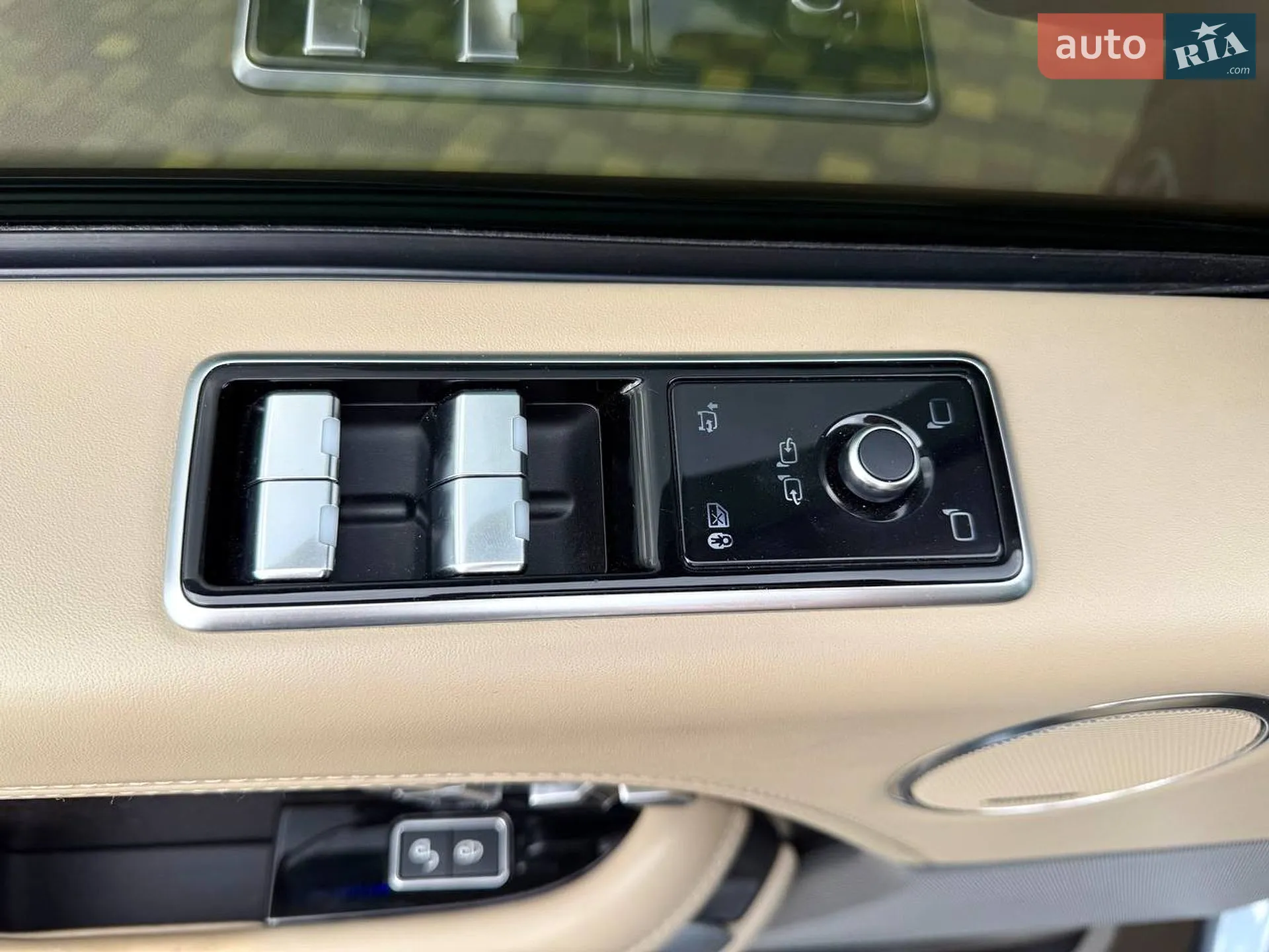2019 Land Rover Range Rover - мініатюра 24