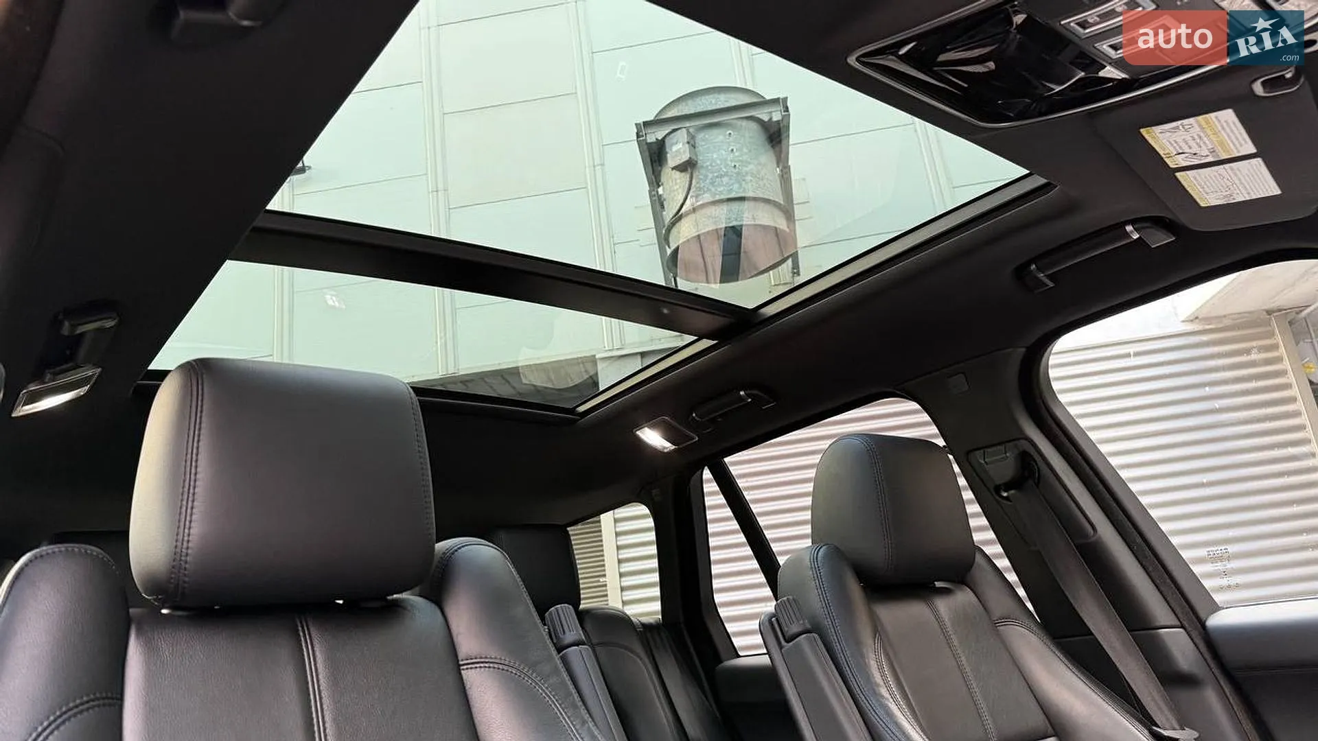 2016 Land Rover Range Rover - мініатюра 17
