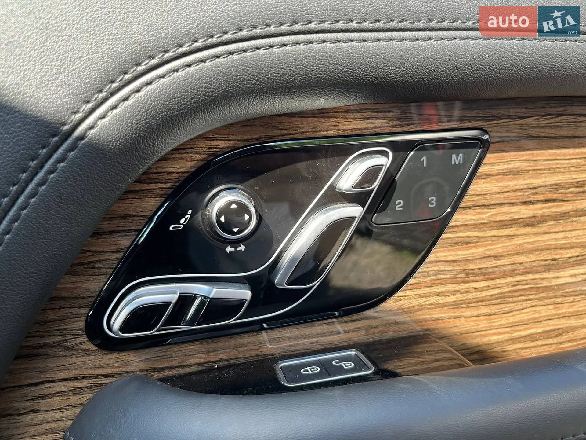 2019 Land Rover Range Rover - мініатюра 29