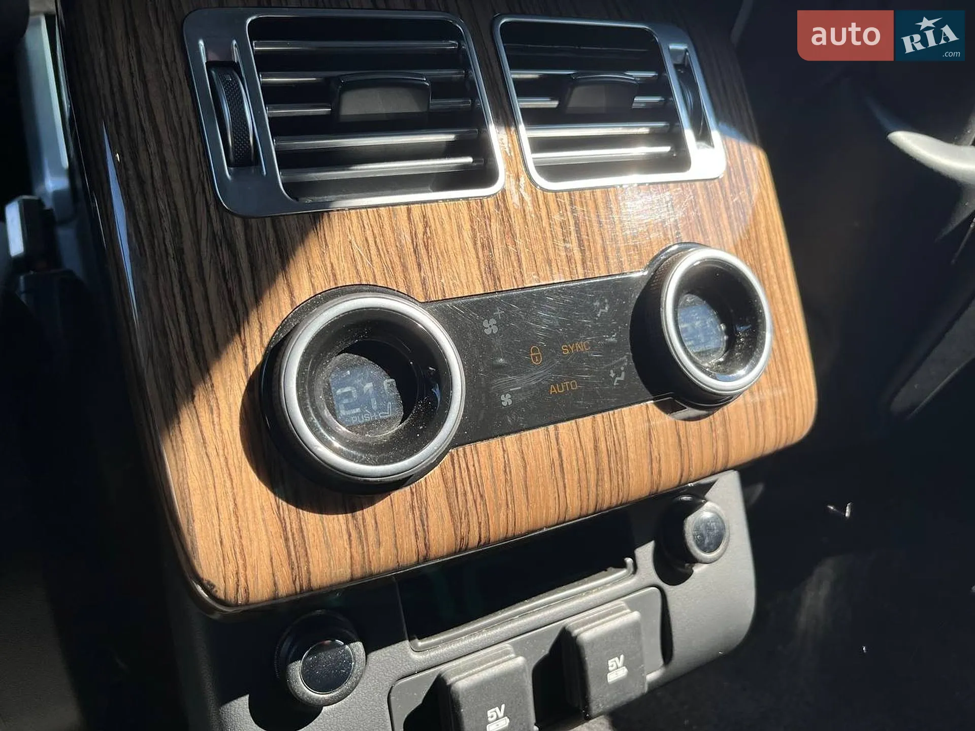 2019 Land Rover Range Rover - мініатюра 27