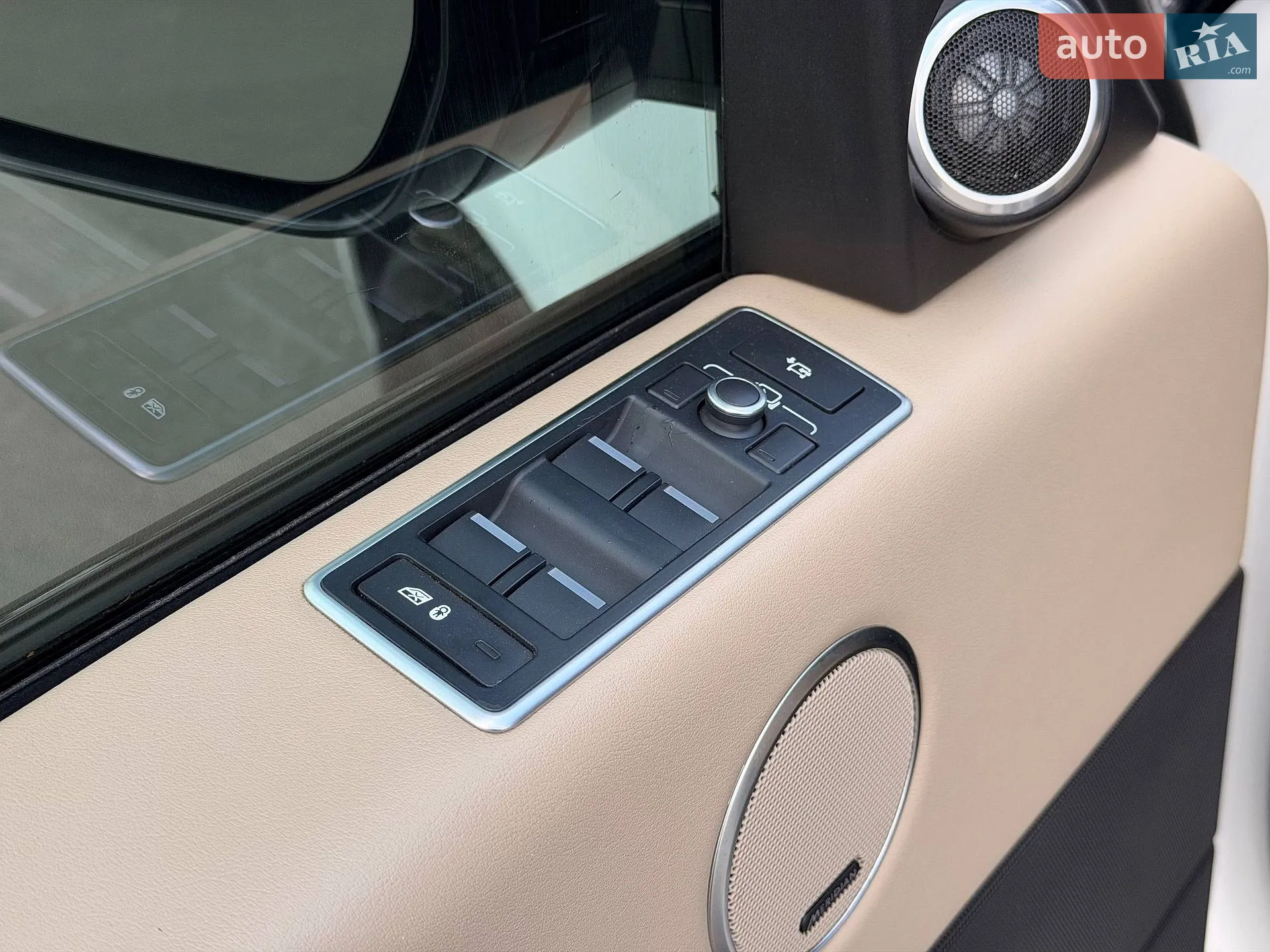 2016 Land Rover Range Rover - мініатюра 29