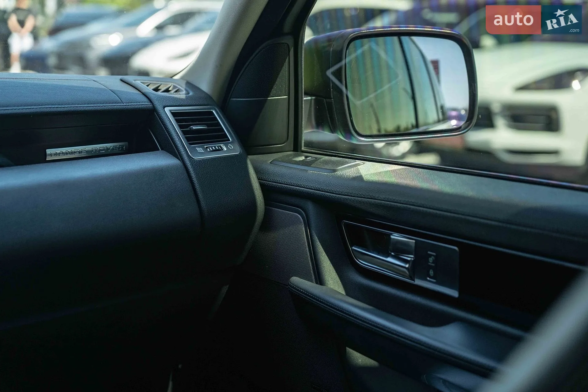 2012 Land Rover Range Rover - мініатюра 36
