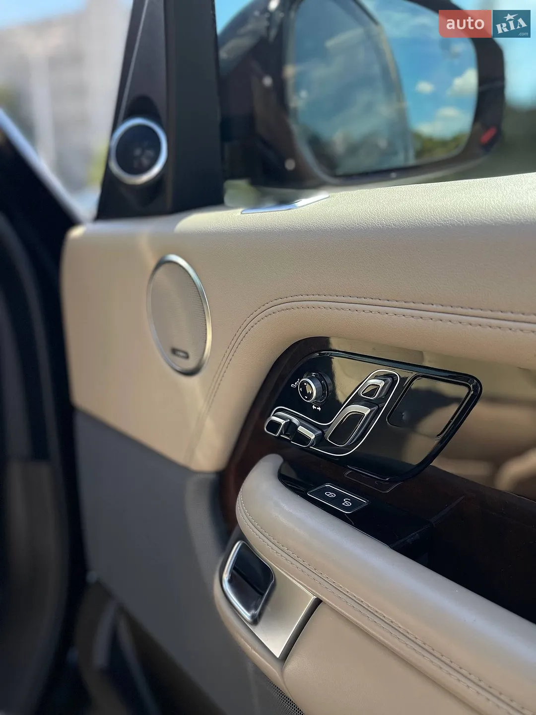 2020 Land Rover Range Rover - мініатюра 26